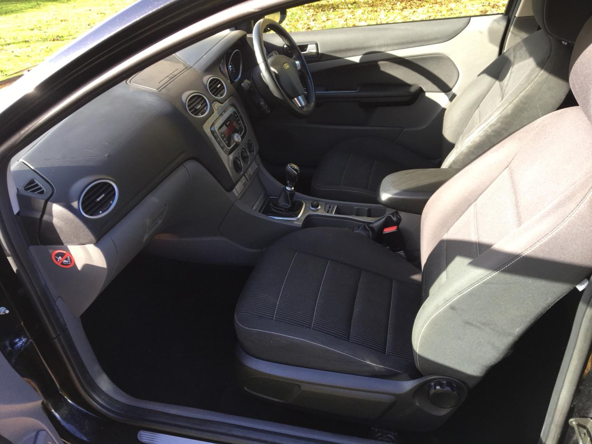 2008/58 REG FORD FOCUS TITANIUM TURBO DIESEL 136 BLACK 3 DOOR HATCHBACK, SHOWING 1 FORMER KEEPER - Image 9 of 13