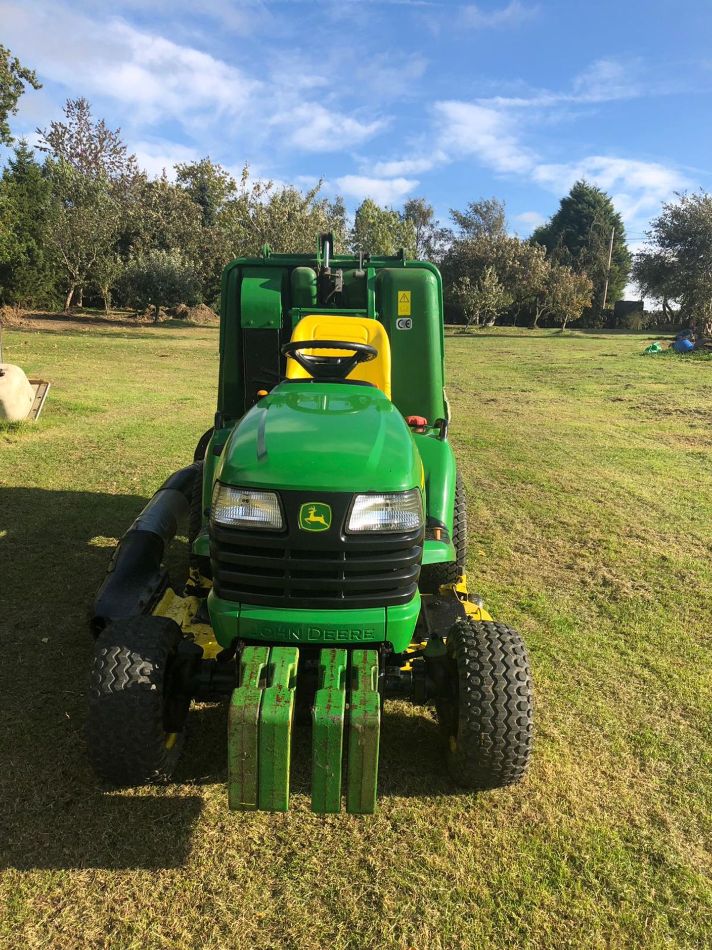 JOHN DEERE X595 RIDE ON DIESEL LAWN MOWER, IN WORKING ORDER *PLUS VAT* - Image 7 of 20