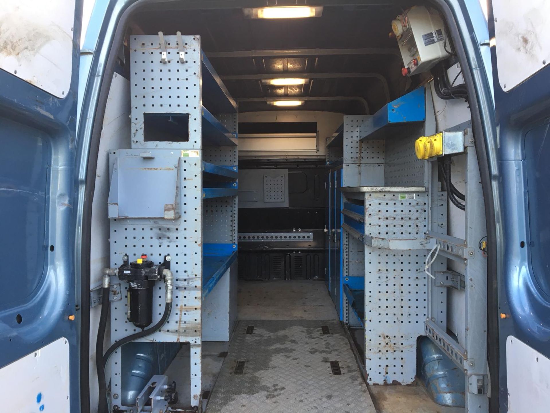 2010/60 REG FORD TRANSIT 115 T350L RWD BLUE DIESEL PANEL VAN, COMPRESSOR AND ELECTRICS *NO VAT* - Image 10 of 17