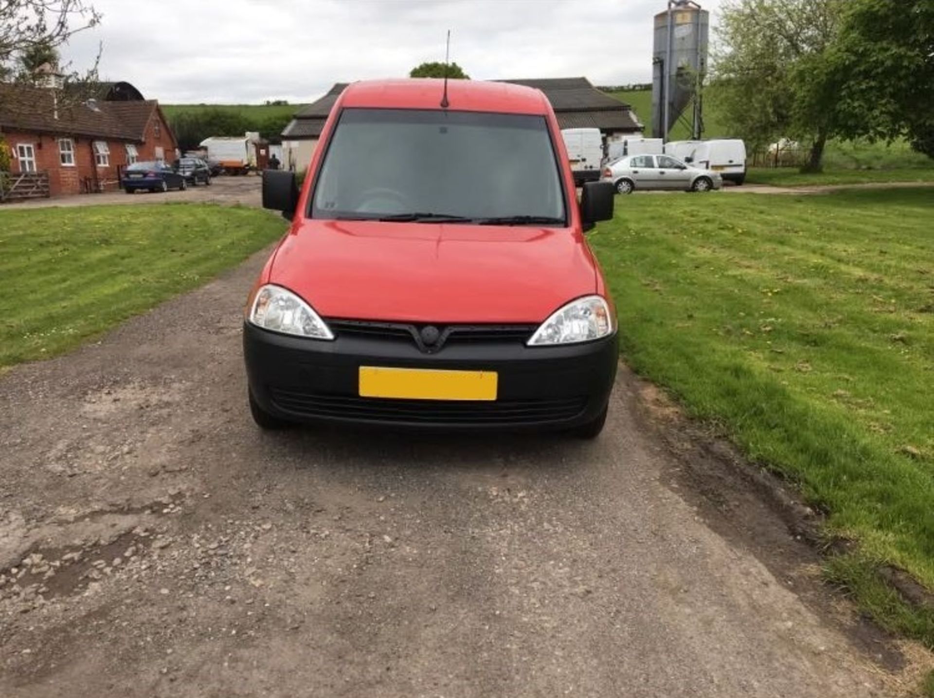 2008/08 REG VAUXHALL COMBO 1700 CDTI RED DIESEL CAR DERIVED VAN, SHOWING 0 FORMER KEEPERS *NO VAT* - Image 2 of 10