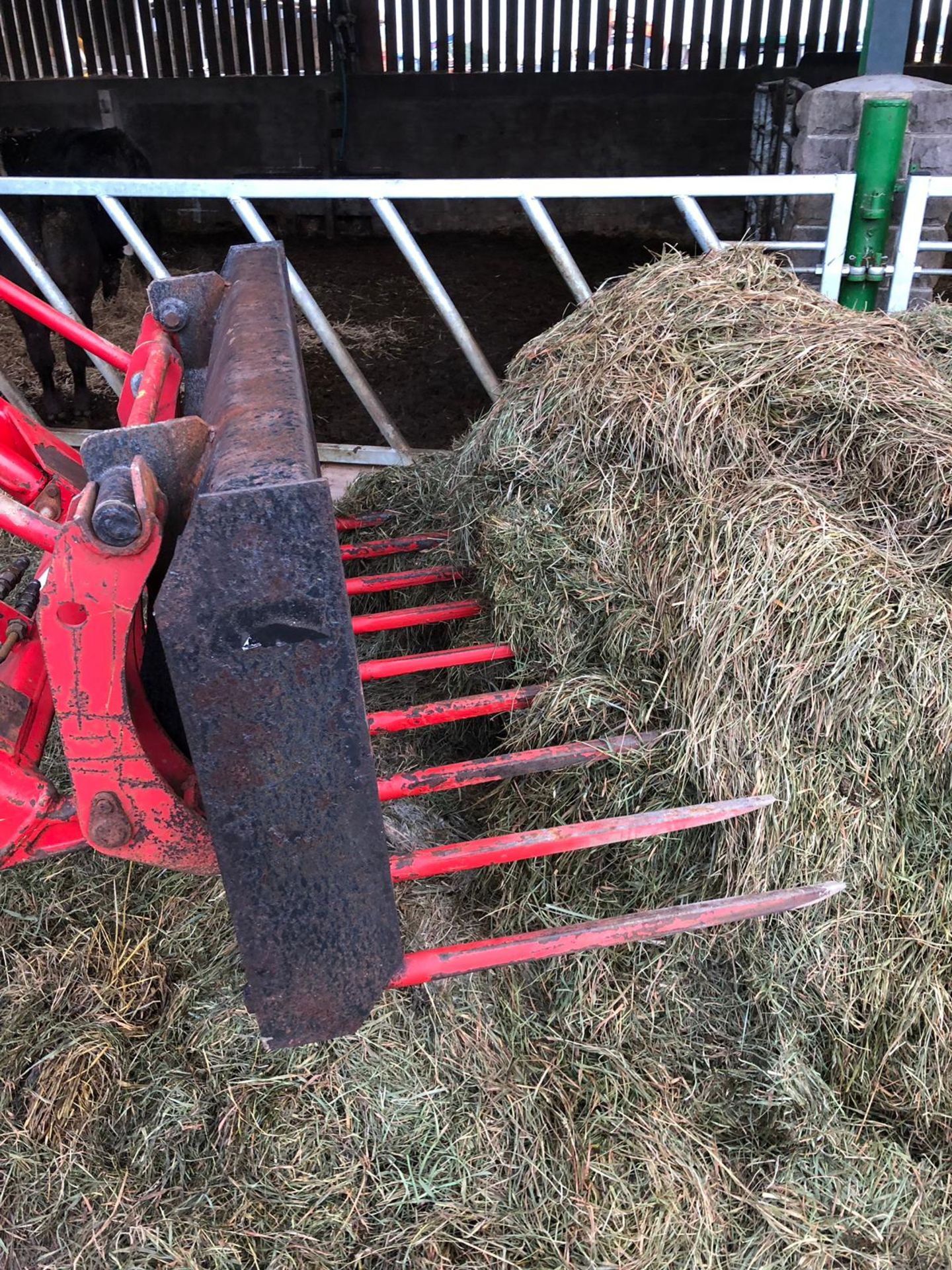 1996/P REG CASE IH 4230 DIESEL TRACTOR WITH CHILLTON MX 40-70 SPIKED LOADER *PLUS VAT* - Image 10 of 23