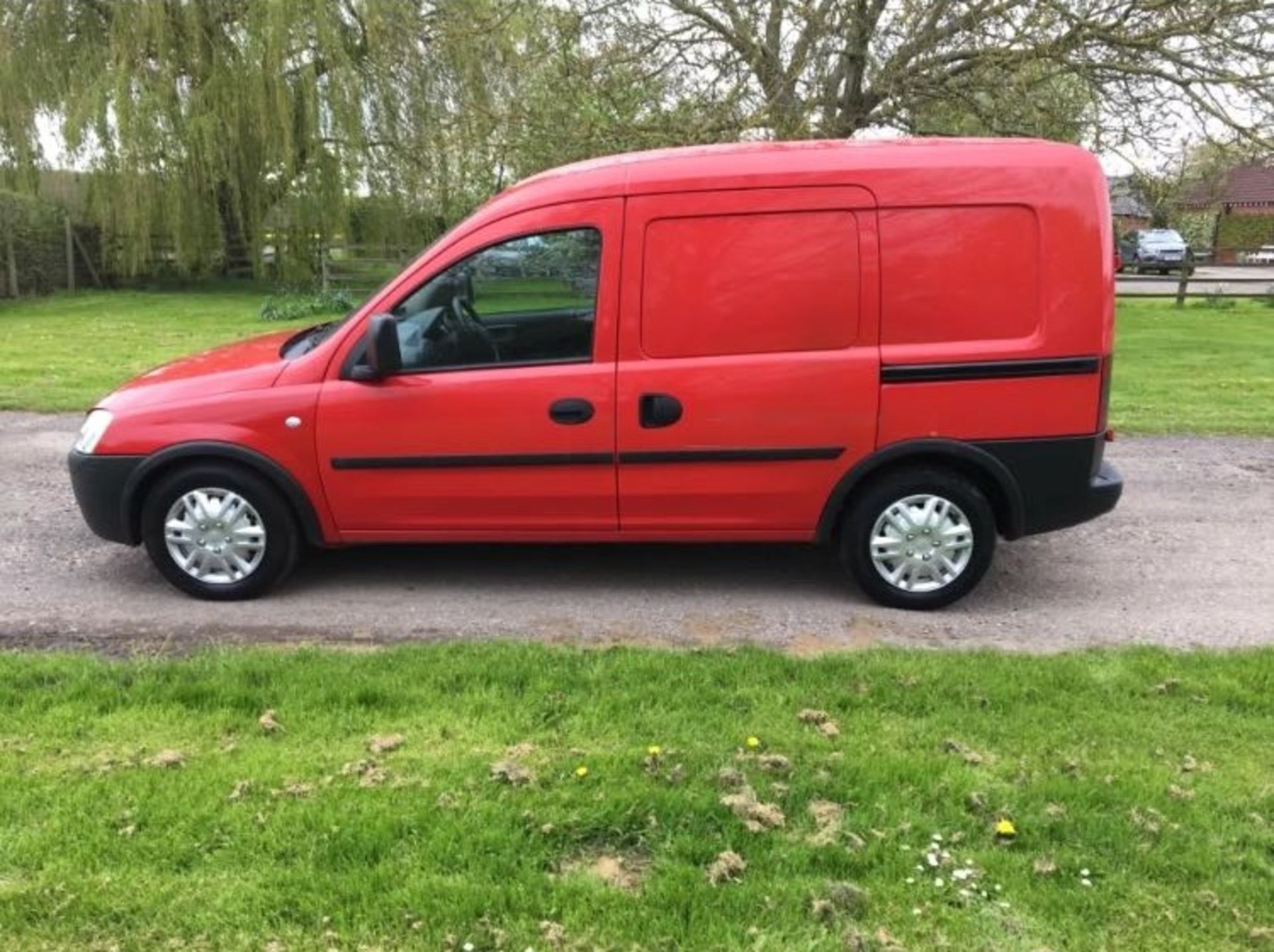 2008/08 REG VAUXHALL COMBO 1700 CDTI RED DIESEL CAR DERIVED VAN, SHOWING 0 FORMER KEEPERS *NO VAT* - Image 4 of 10