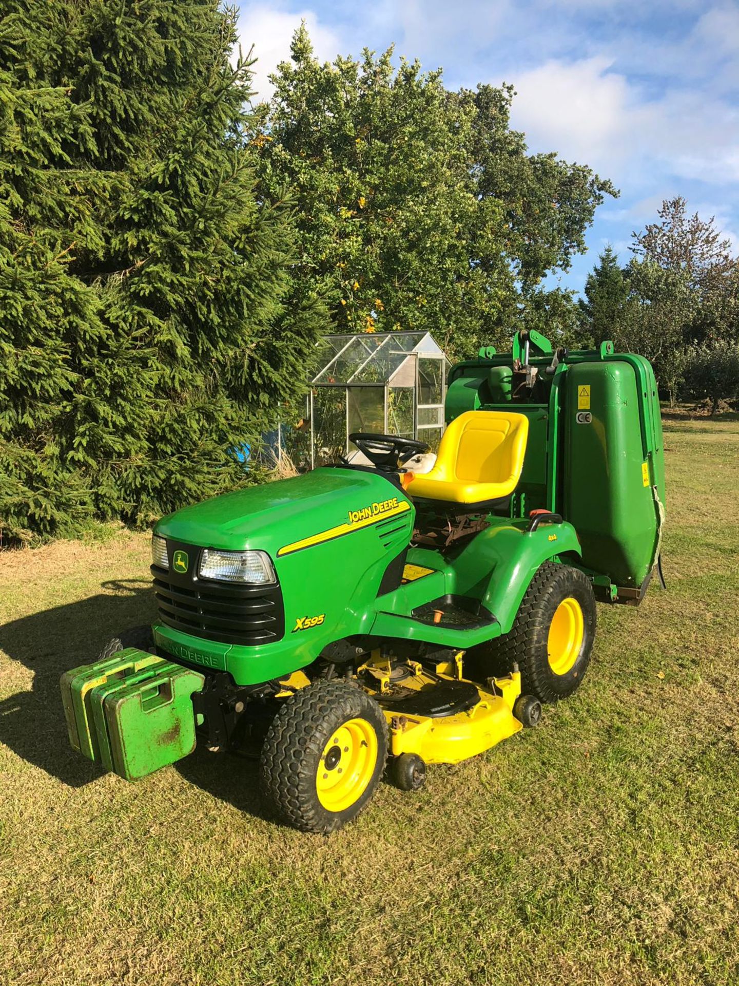 JOHN DEERE X595 RIDE ON DIESEL LAWN MOWER, IN WORKING ORDER *PLUS VAT* - Image 9 of 20