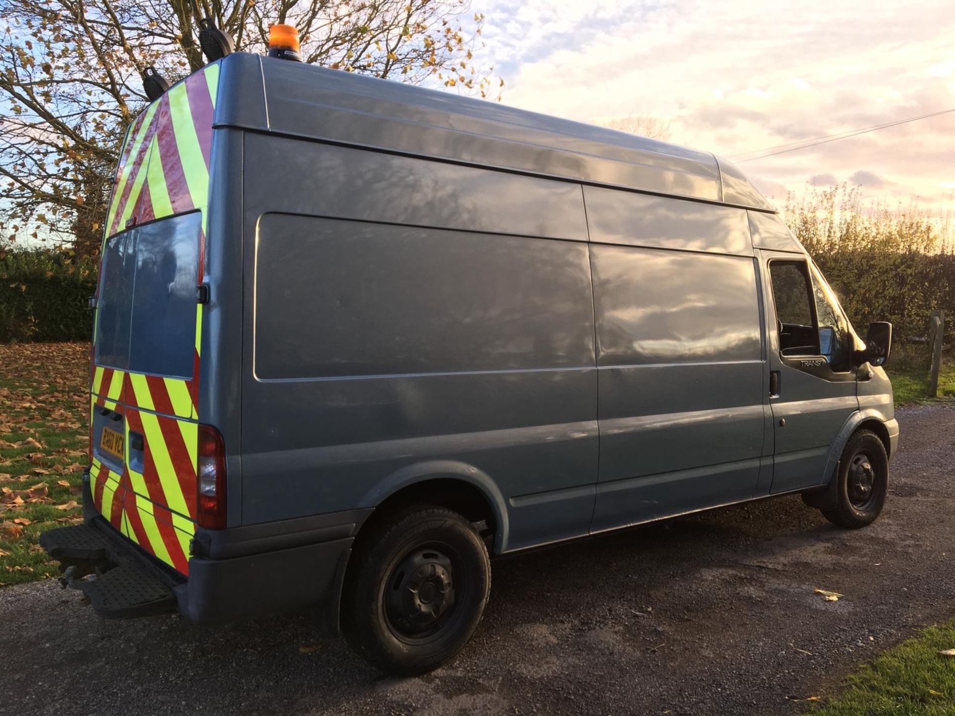 2010/60 REG FORD TRANSIT 115 T350L RWD BLUE DIESEL PANEL VAN, COMPRESSOR AND ELECTRICS *NO VAT* - Image 7 of 17