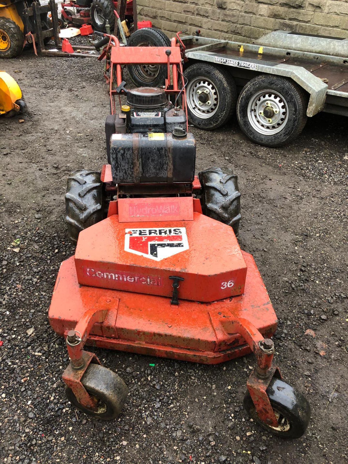 FERRIS HYDRO WALK COMMERCIAL 36" CUT WALK BEHIND PUSH MOWER *NO VAT* - Image 4 of 4