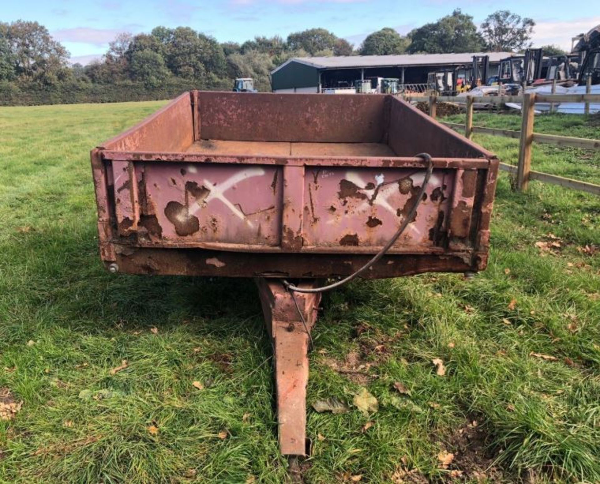 WEEKS SINGLE AXLE 3 TONNE FARM TIPPING TRAILER - Image 3 of 3