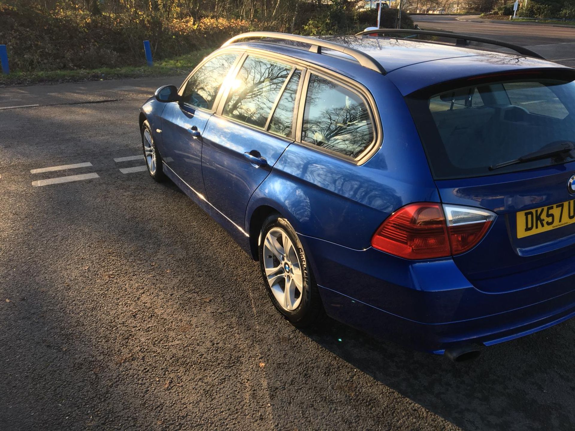 2007/57 REG BMW 320D SE TOURING 2.0 DIESEL BLUE ESTATE, SHOWING 2 FORMER KEEPERS *NO VAT* - Image 4 of 15