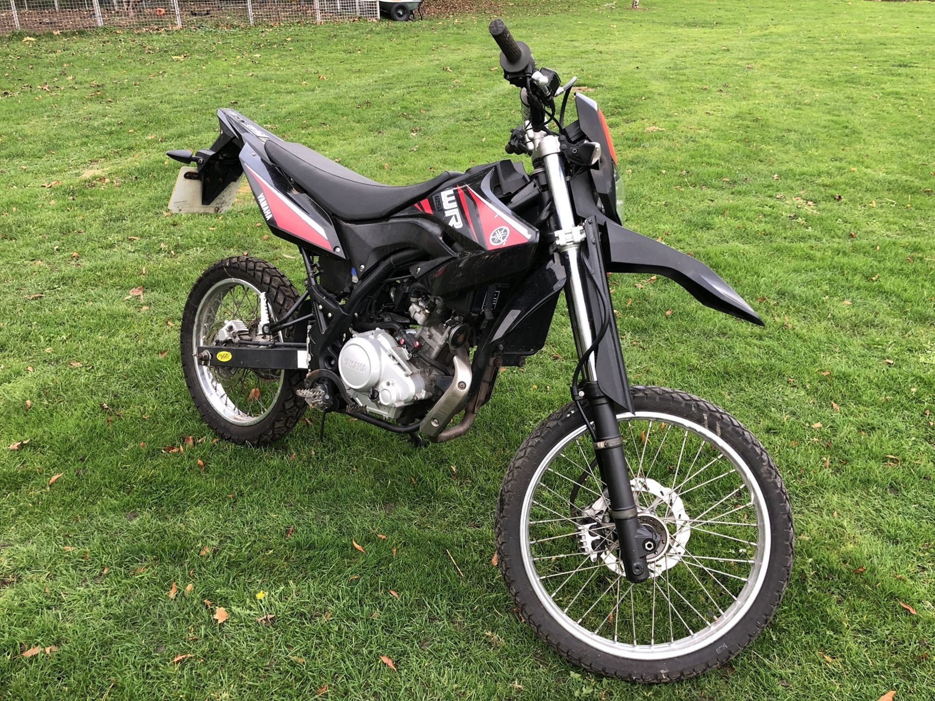 2010 YAMAHA WR 125 R BLACK PETROL MOTORBIKE *NO VAT* - Image 2 of 3