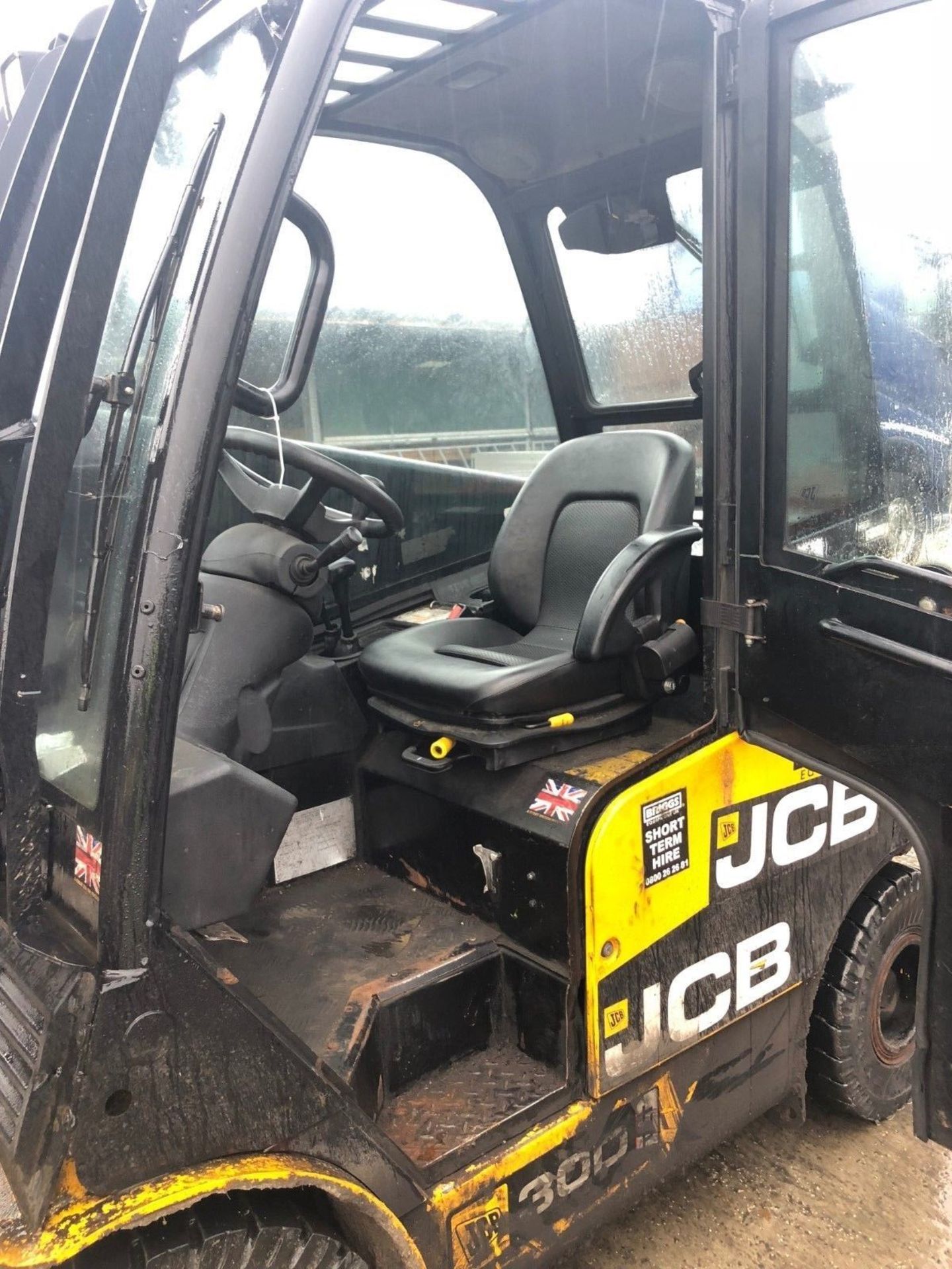 JCB TLT30D TELETRUK FORKLIFT, DIESEL, YEAR 2010, 3 TONNE, SIDE SHIFT, FULL CAB. - Image 4 of 8