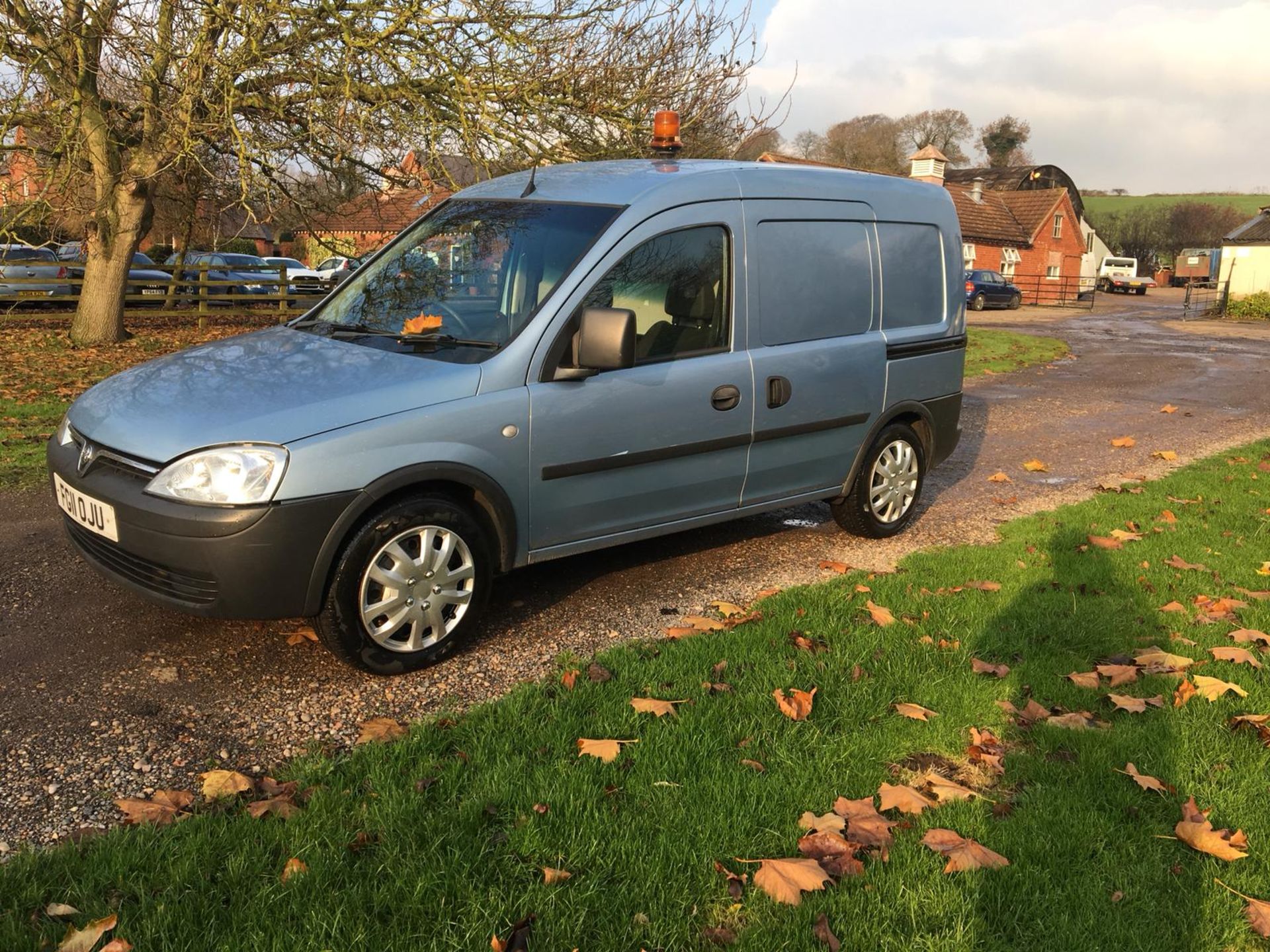 2011/11 REG VAUXHALL COMBO 2000 CDTI 16V BLUE DIESEL CAR DERIVED VAN, SHOWING 0 FORMER KEEPERS - Image 3 of 9