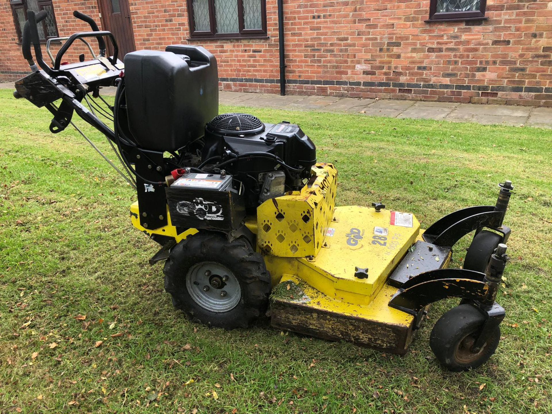 GREAT DANE 28" PREMIER HYDRO PRO WALK BEHIND YELLOW MOWER, KAWASAKI ENGINE *PLUS VAT*