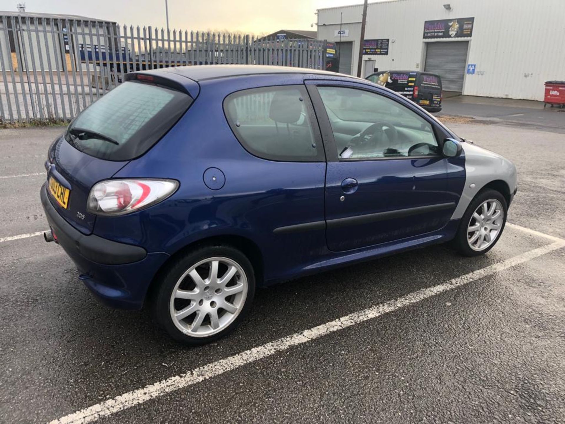 2003/03 REG PEUGEOT 206 VERVE BLUE PETROL 3 DOOR HATCHBACK *NO VAT* - Image 3 of 6