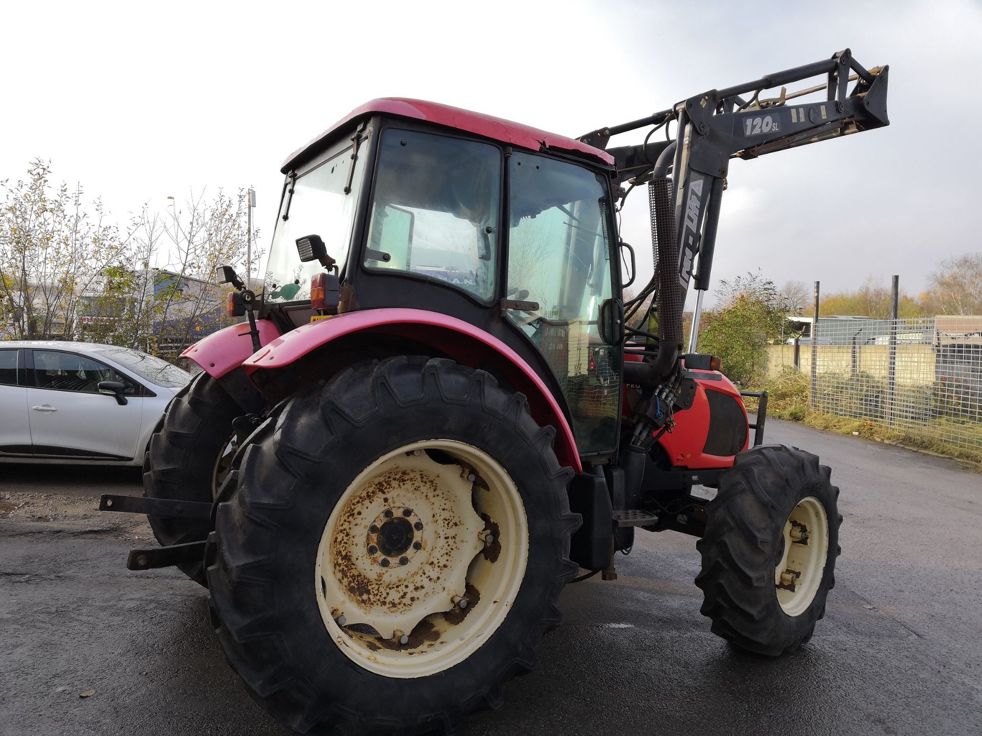 2005/05 REG ZETOR 8441 PROXIMA RED DIESEL TRACTOR WITH TRAC-LIFT 120 SL FRONT LOADER *NO VAT* - Image 6 of 18