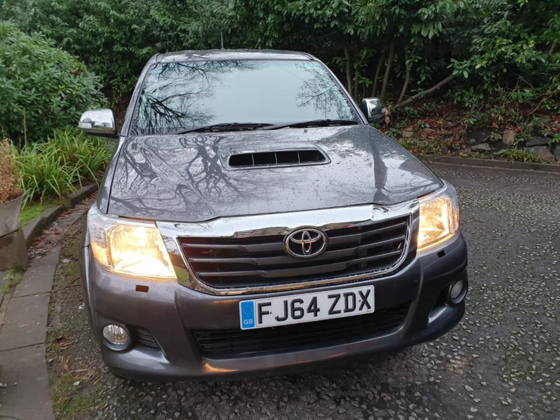 2015/64 REG TOYOTA HILUX INVINCIBLE D-4D 4X4 DIESEL, SHOWING 1 FORMER KEEPER *PLUS VAT* - Image 2 of 11