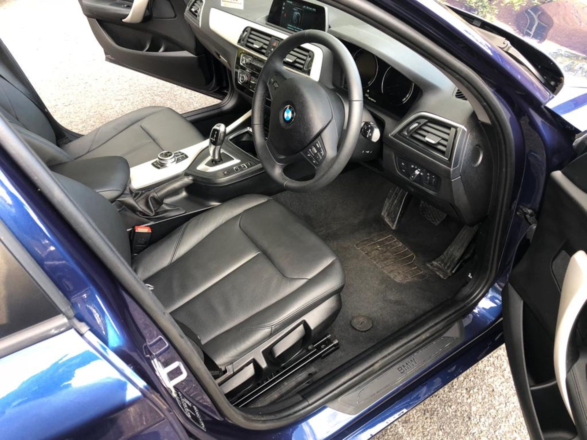 2018/67 REG BMW 118D SE AUTOMATIC BLUE DIESEL 5 DOOR HATCHBACK, SHOWING 0 FORMER KEEPERS *PLUS VAT* - Image 14 of 18