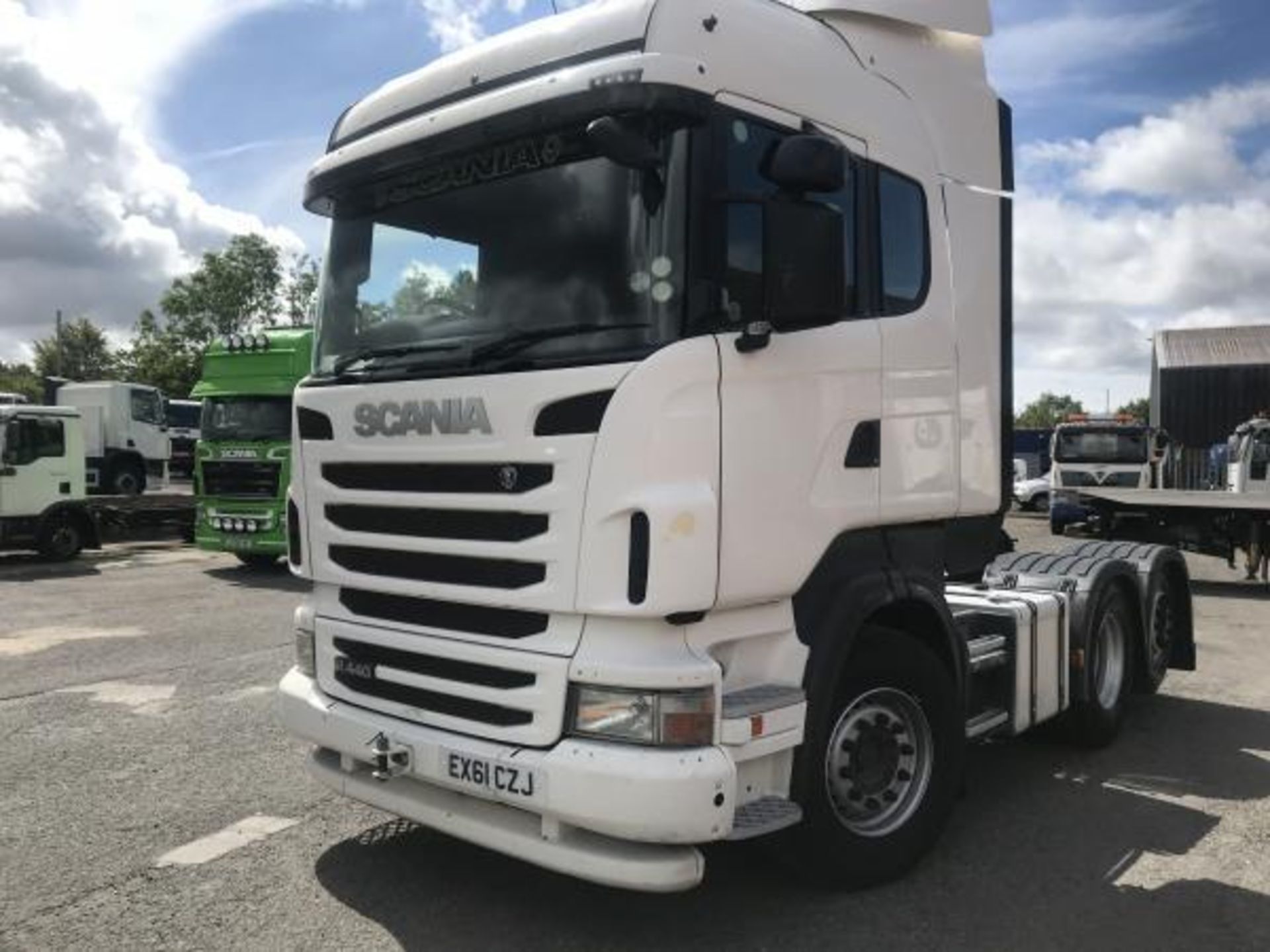 2011 ON 61 PLATE SCANIA R440 6X2 TAG AXLE TRACTOR UNIT WITH TIPPING GEAR *PLUS VAT* - Image 2 of 13