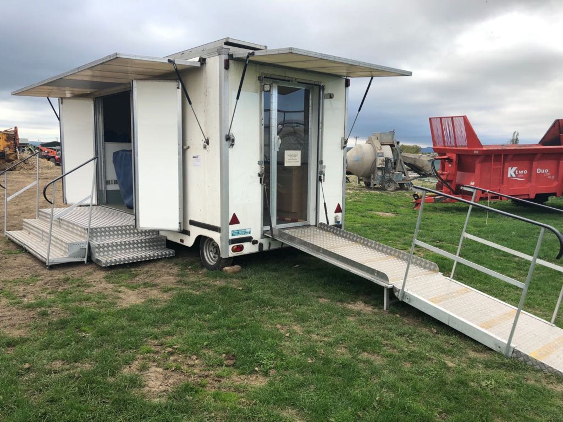 MOBILE OFFICE / EXHIBITION TRAILER C/W RAMPS, STEPS, GENERATOR, MAINS ELECTRIC HOOK UP, KITCHEN ETC