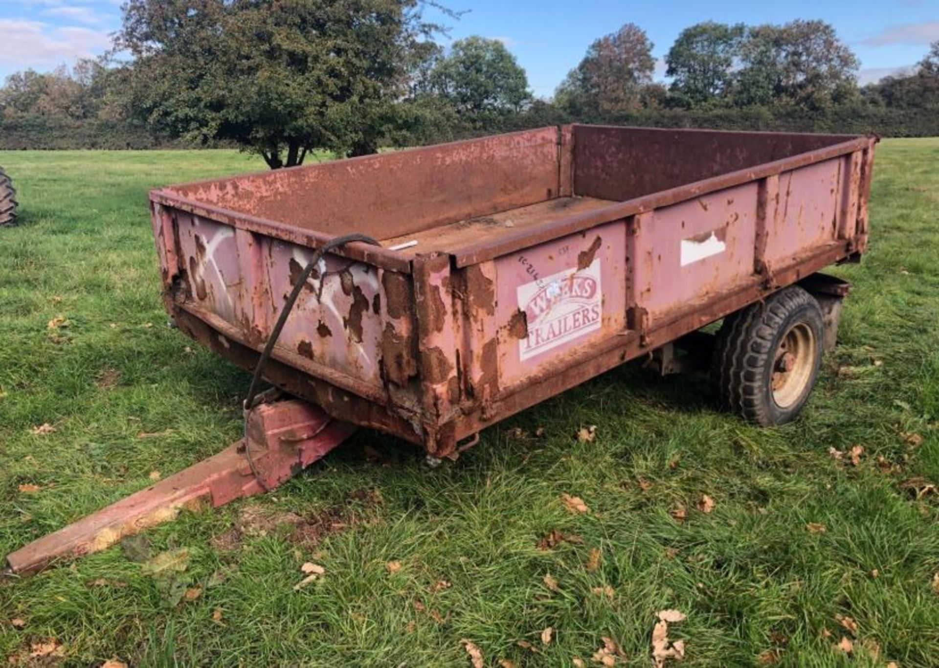 WEEKS SINGLE AXLE 3 TONNE FARM TIPPING TRAILER - Image 2 of 3