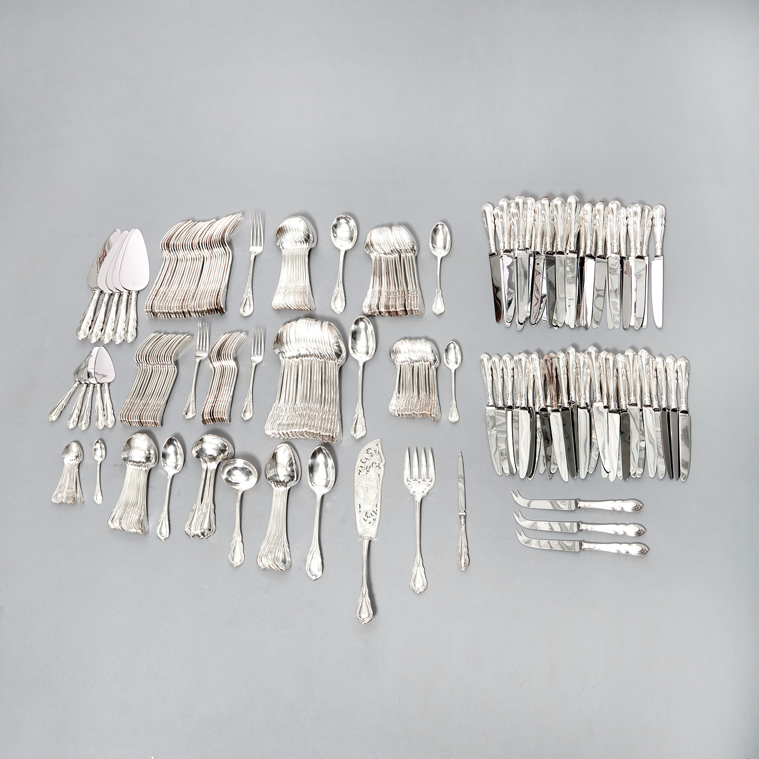 Extensive English silver flatware service - Image 2 of 13