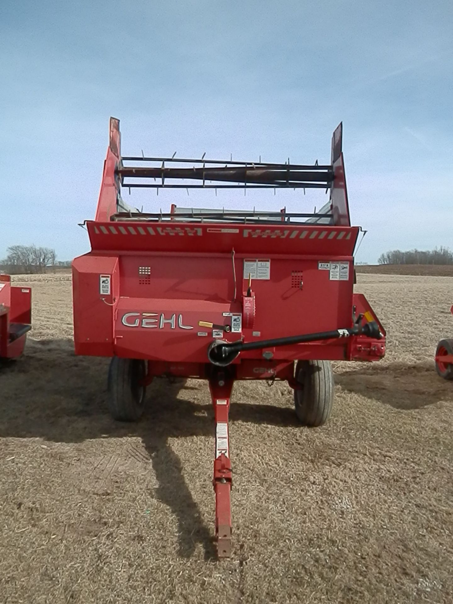 GEHL 1620 16' CUT OFF FORAGE WAGON - Image 2 of 8