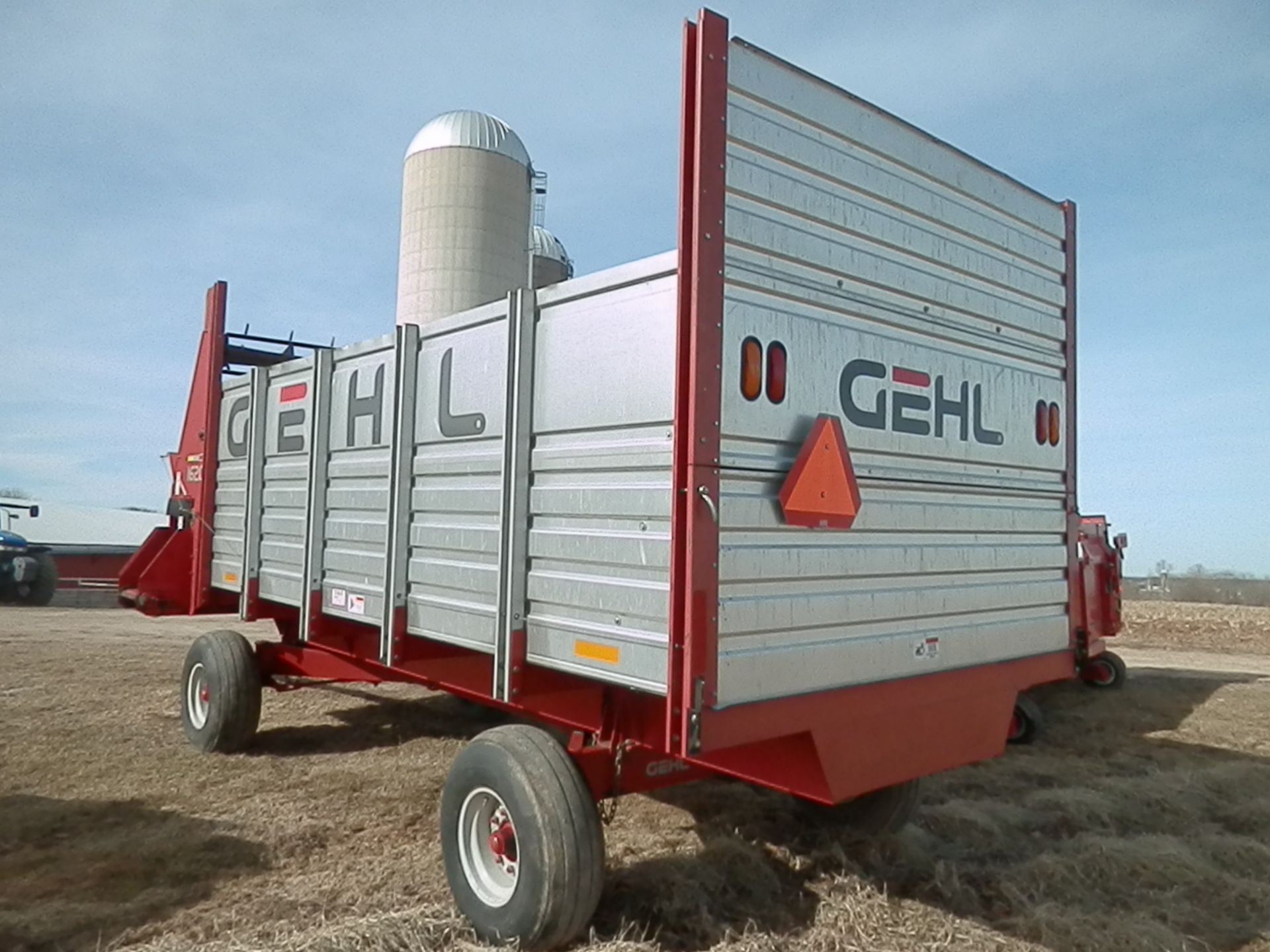 GEHL 1620 16' CUT OFF FORAGE WAGON - Image 4 of 8