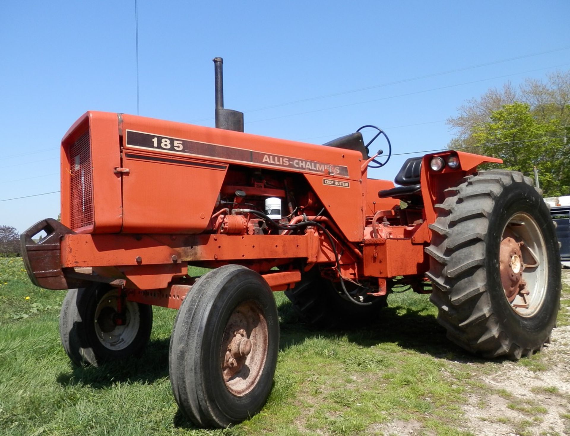 ALLIS CHALMERS 185 TRACTOR