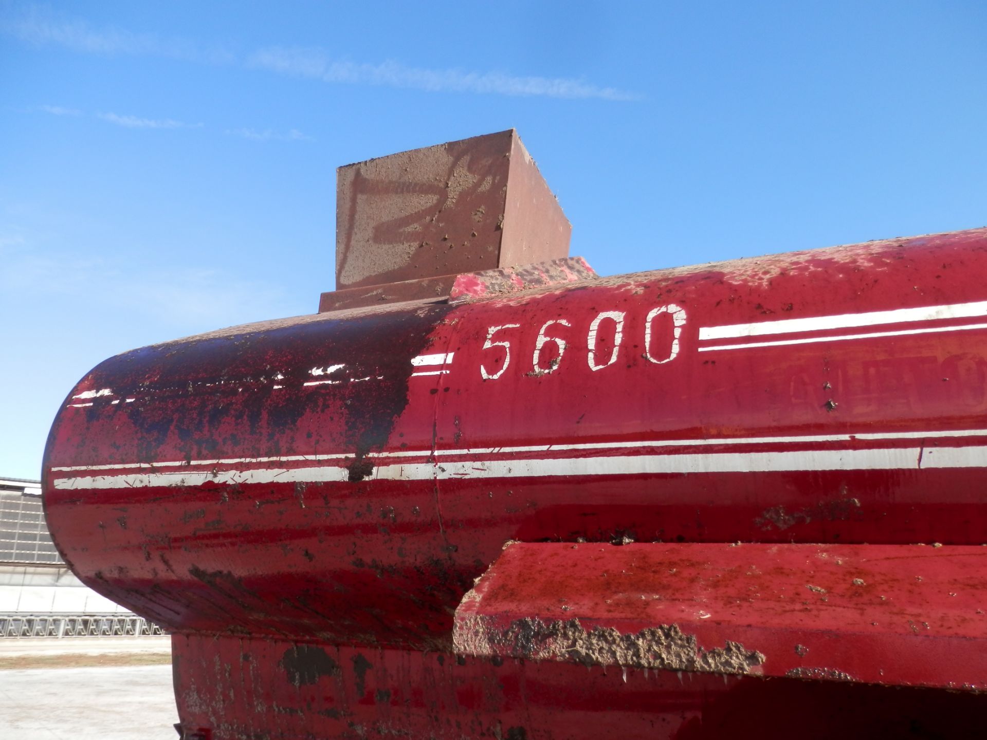 JAMESWAY 5600 GAL. MANURE TANKER - Image 4 of 9