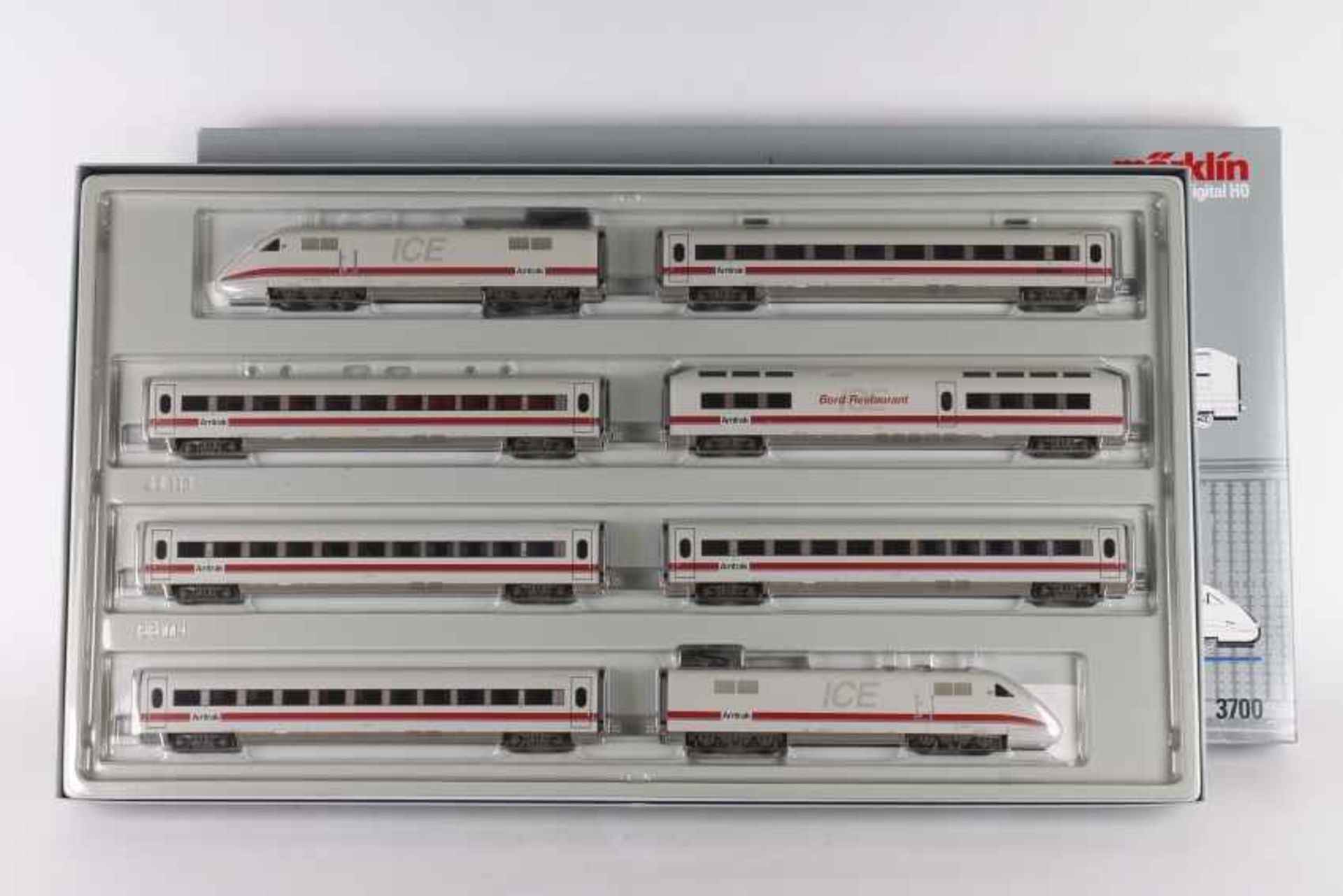 Märklin 3700, achtteiliger "Amtrak"-ICE-TriebwagenzugMärklin 3700, achtteiliger "Amtrak"-ICE-