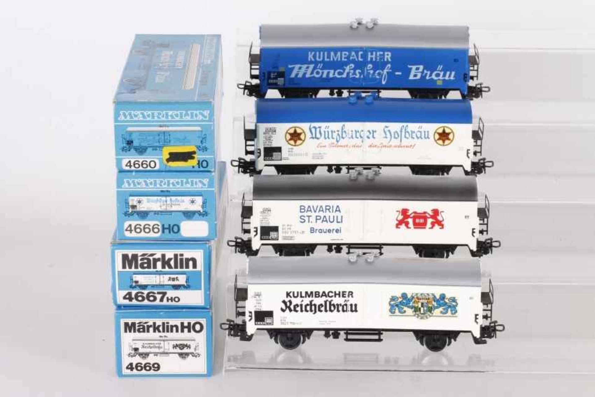 Märklin, vier GüterwagenMärklin, vier Güterwagenm 4660, 4666, 4667, 4669, kaum Gebrauchsspuren, mehr