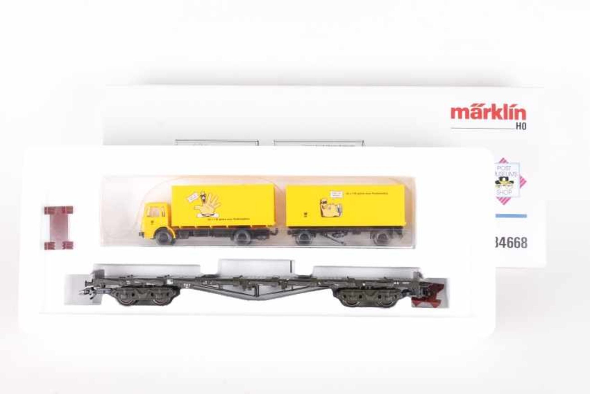Märklin 84668 (PMS 63-06), Flachwagen mit Post-Koffer-LastzugMärklin 84668 (PMS 63-06), Flachwagen