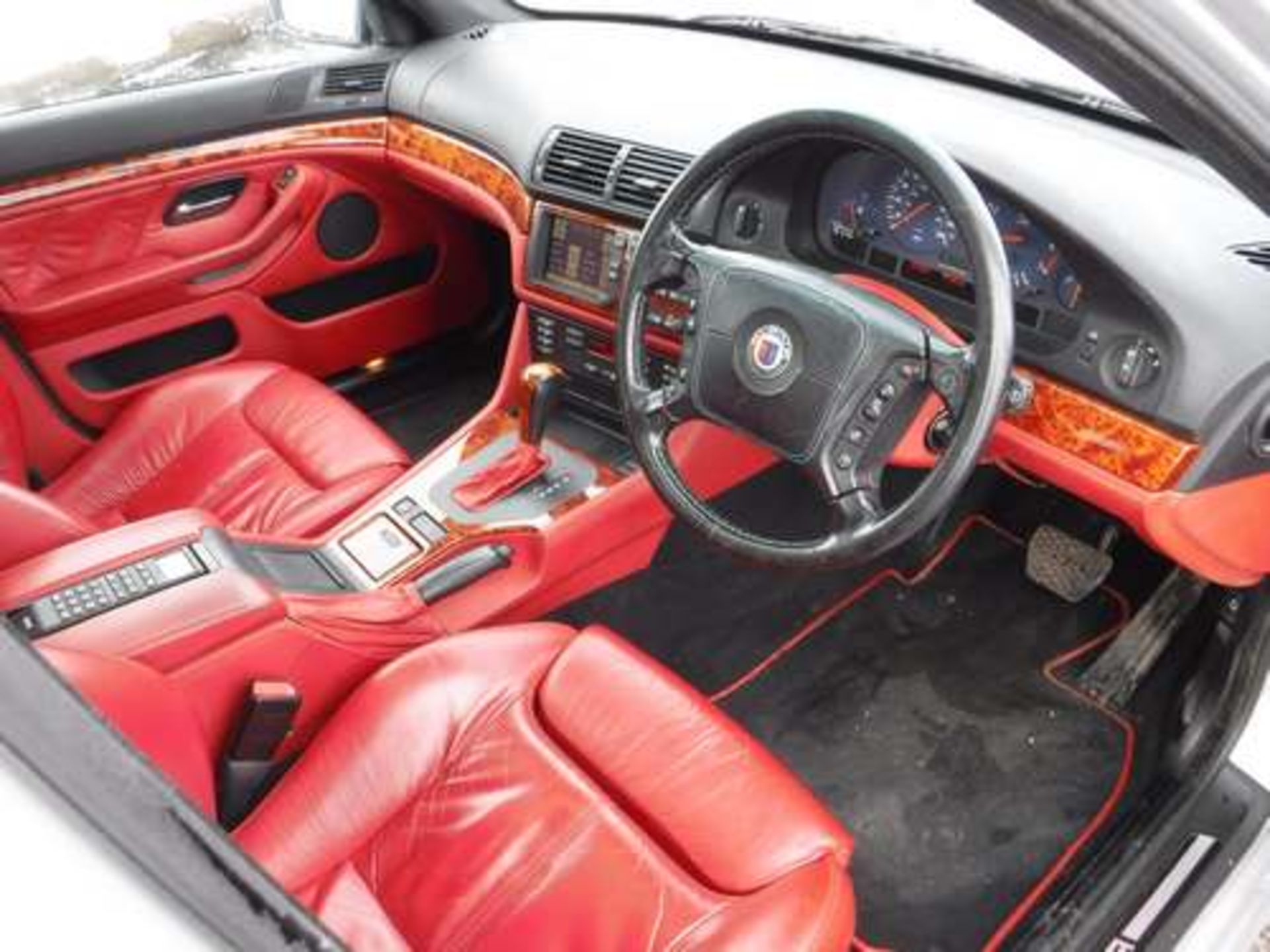 ALPINA B10 - 4619cc - Image 7 of 22