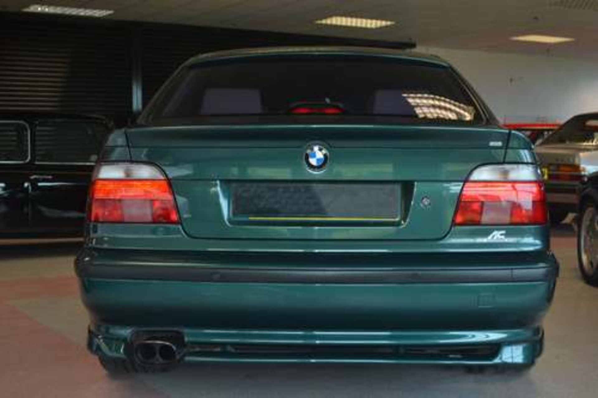 BMW 535I AUTO - 3498cc - Image 8 of 18