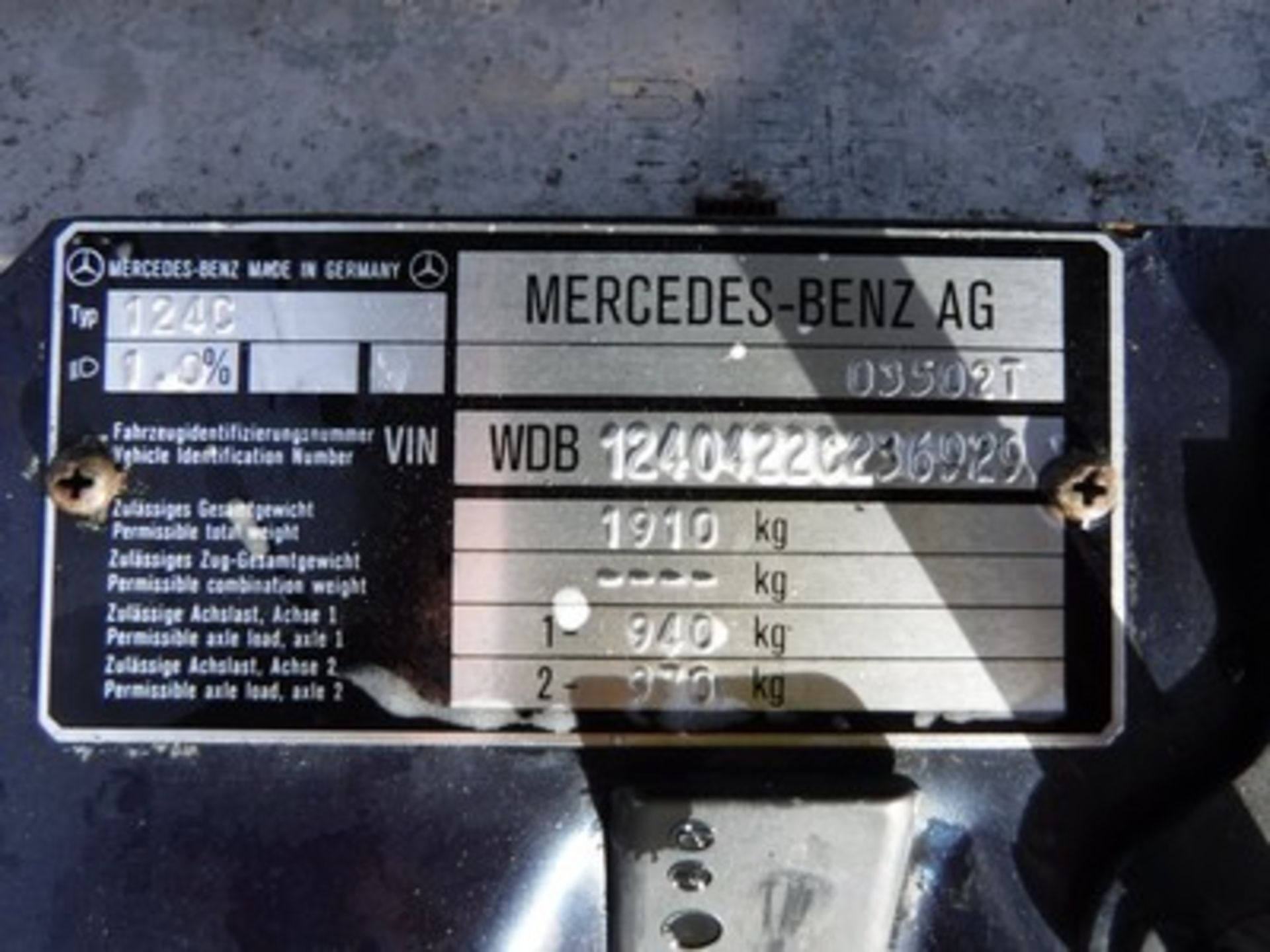 MERCEDES E220 AUTO - 2199cc - Image 12 of 12