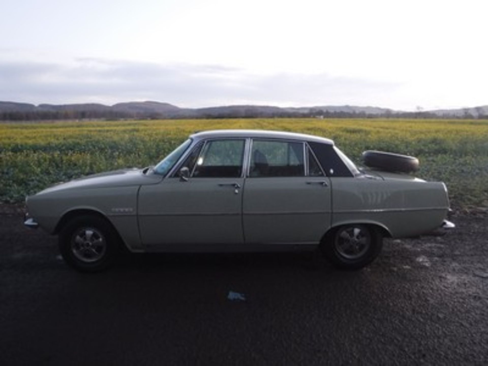 ROVER 3500 - 3528cc - Image 3 of 13