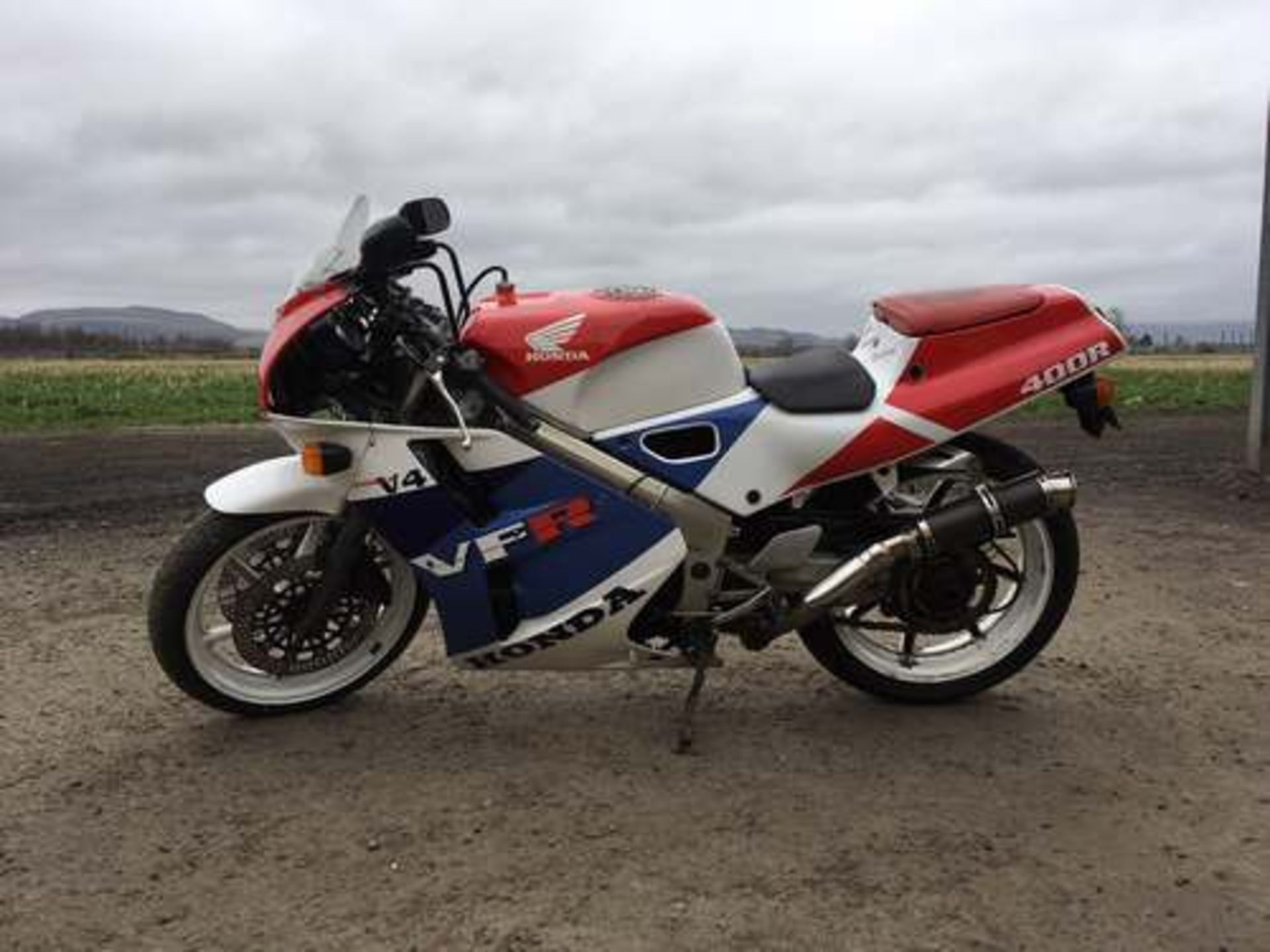 HONDA VFR 400 - 399cc - Bild 2 aus 8