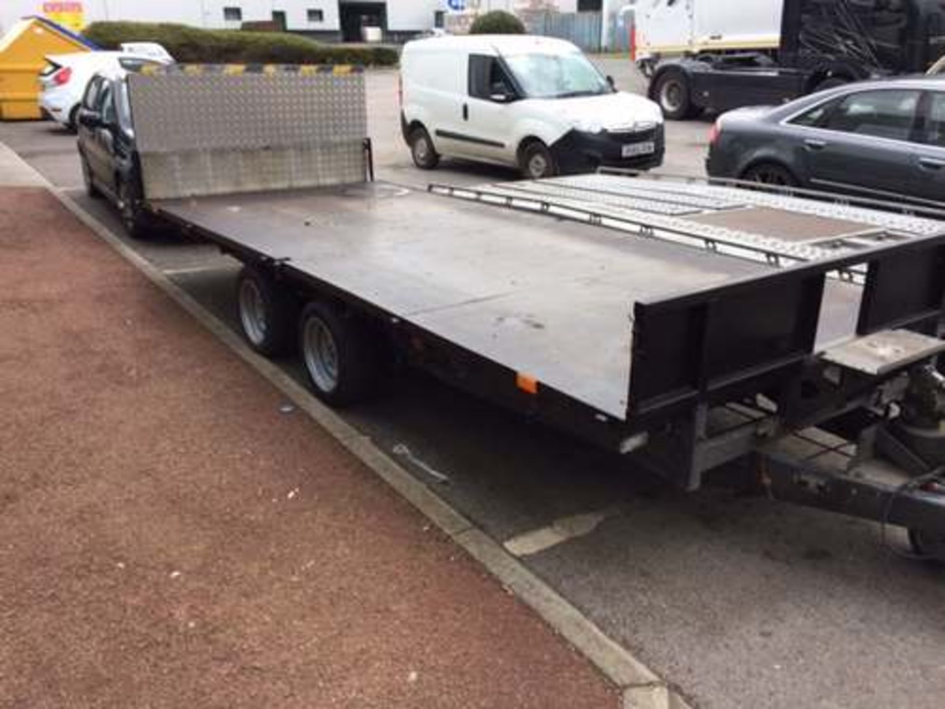 Chassis number SCK60000030368457 IFOR WILLIAMS - Tilt bed beaver tail tandem axle car trailer