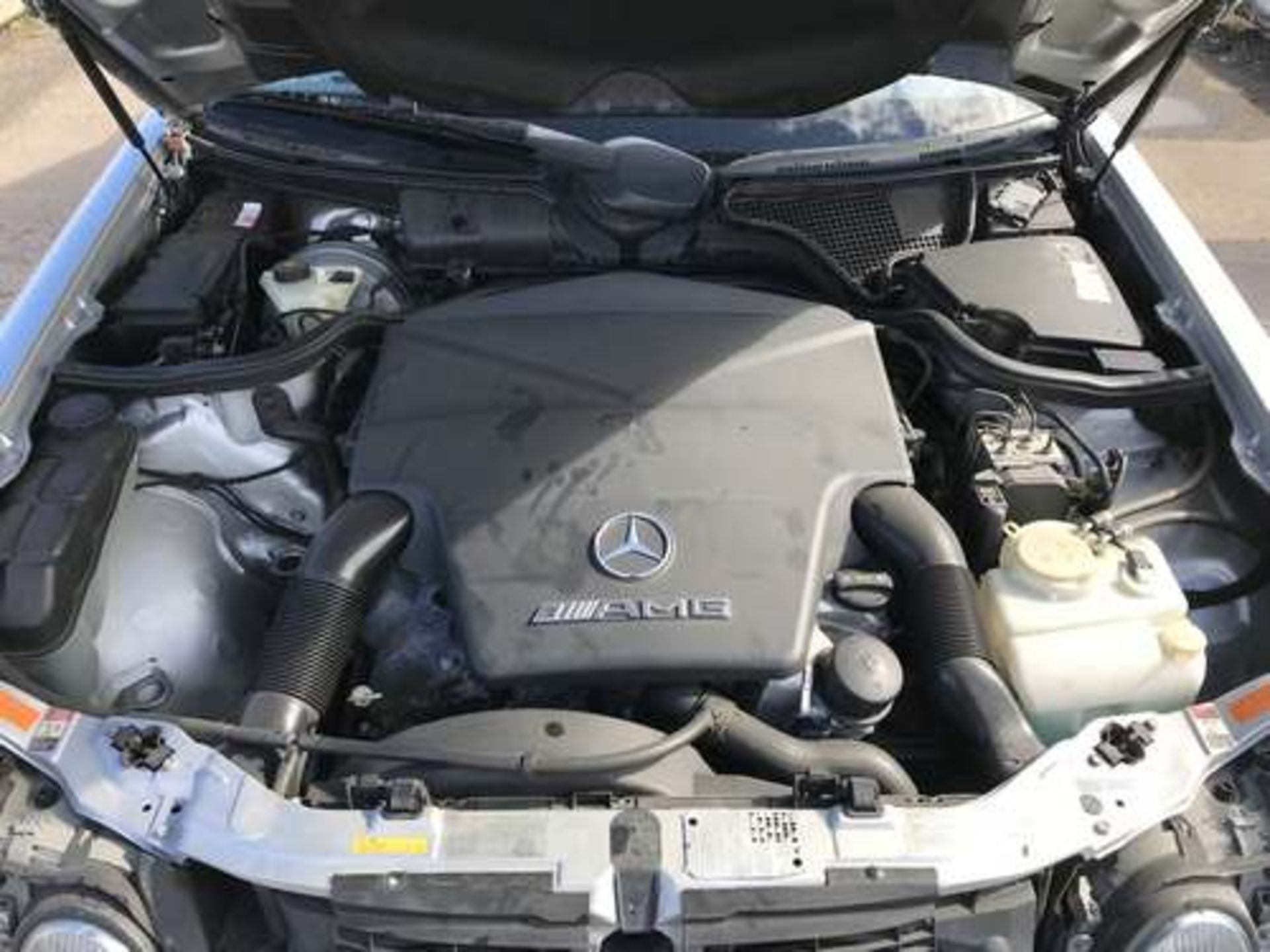 MERCEDES E55 AMG - 5439cc - Image 34 of 36