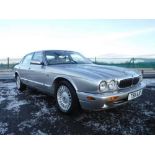 JAGUAR XJ8 AUTO - 3248cc