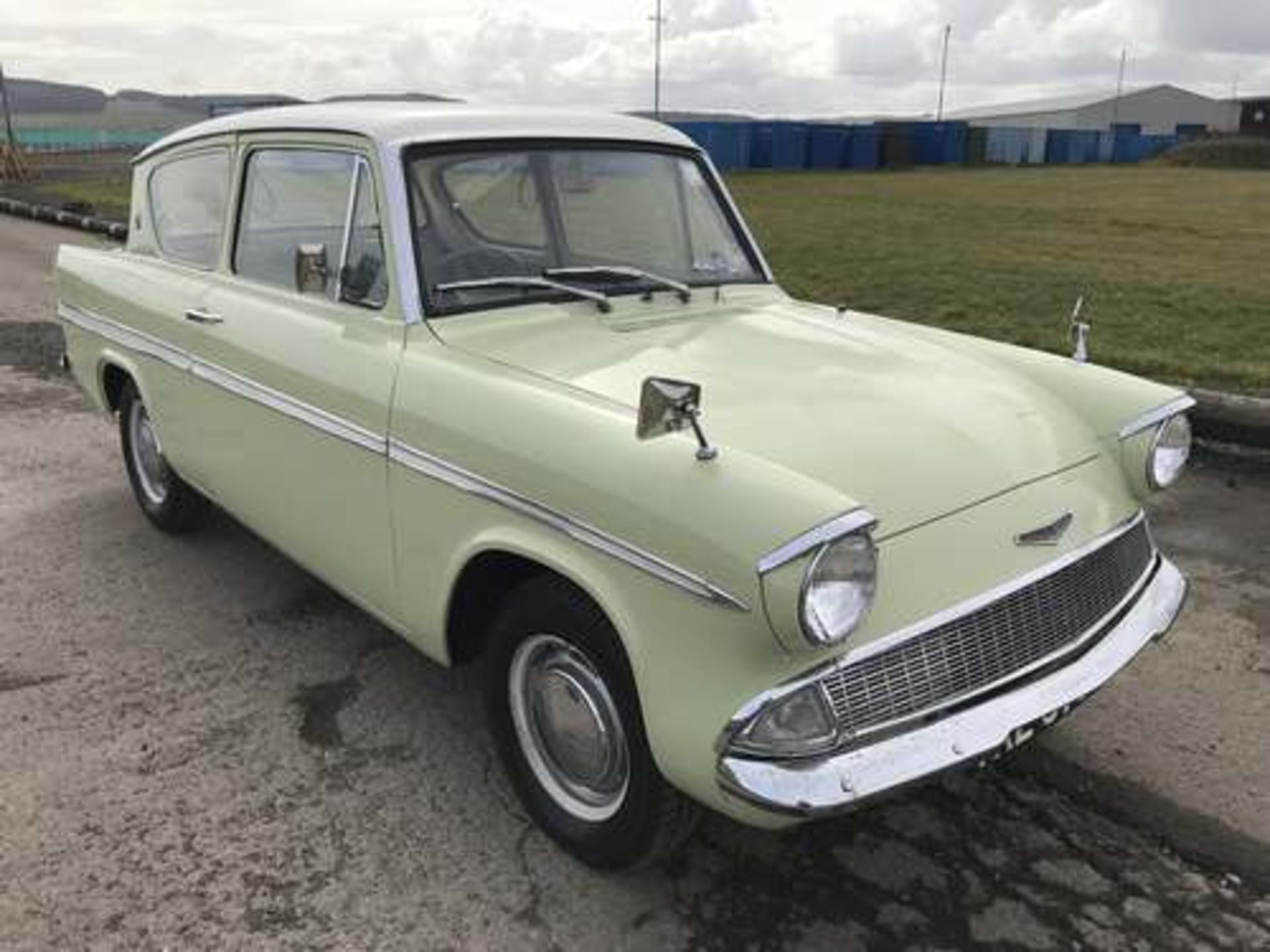 FORD ANGLIA SUPER - 1198cc - Image 3 of 42