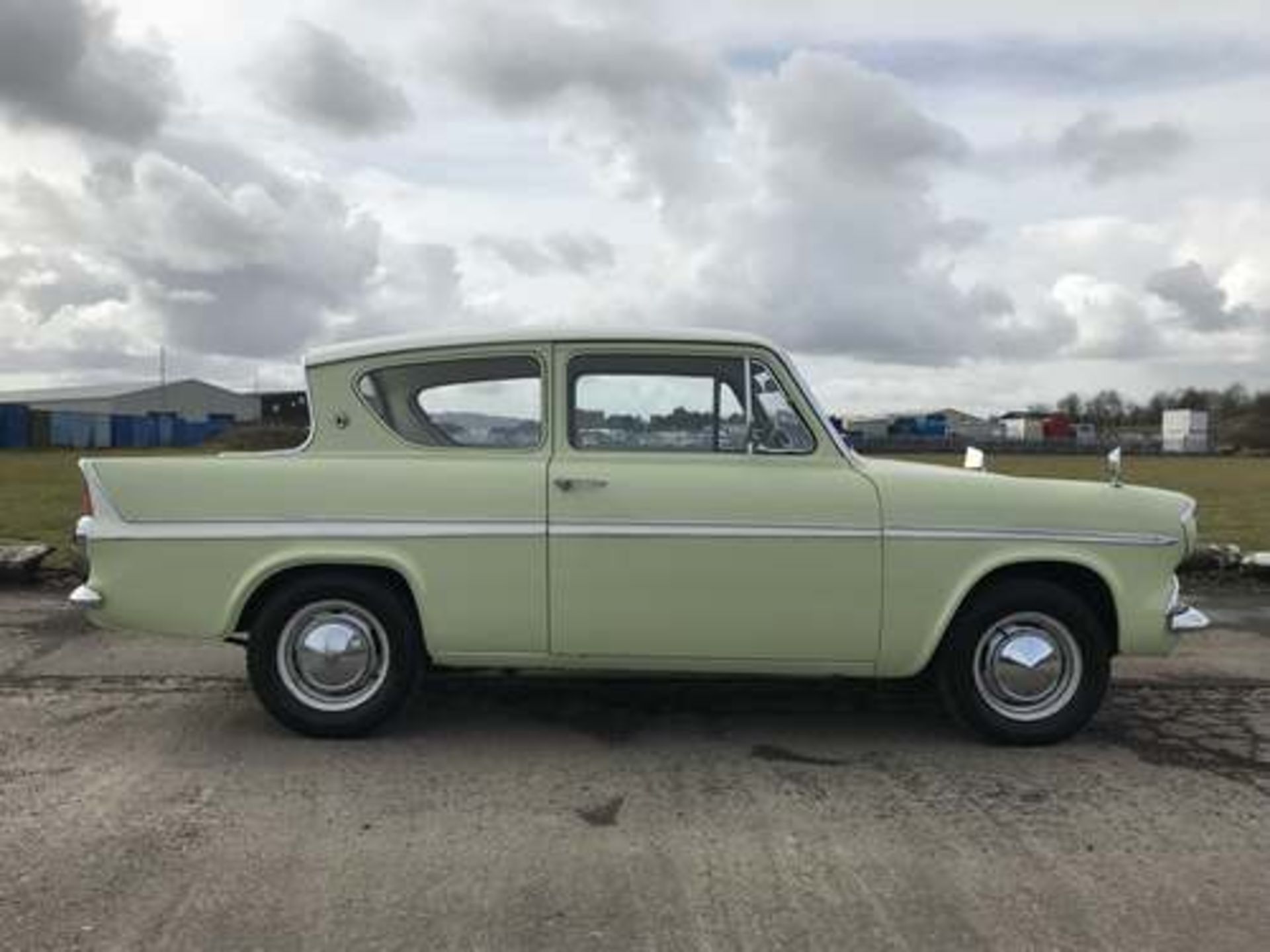 FORD ANGLIA SUPER - 1198cc - Image 11 of 42