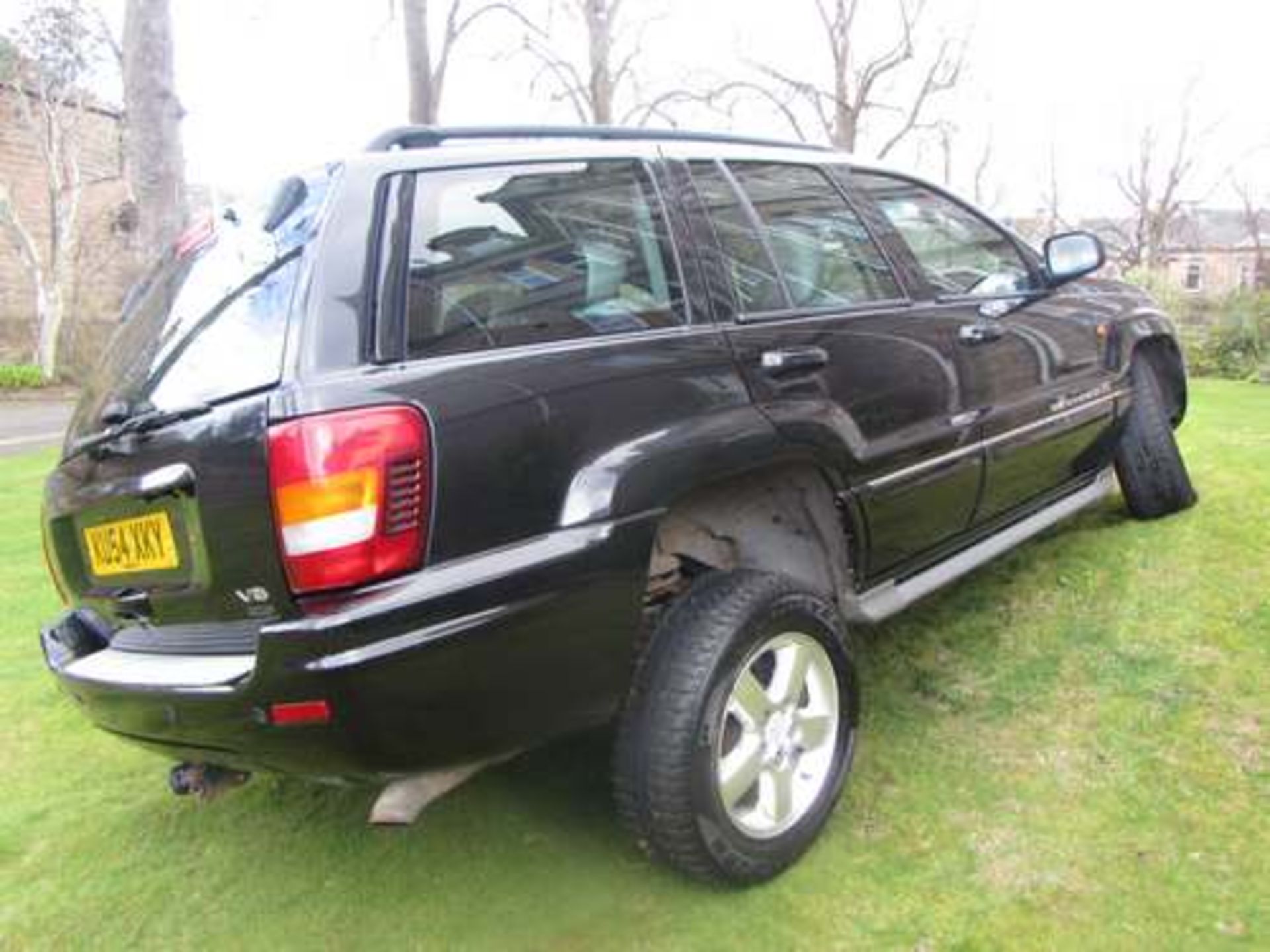 JEEP GR CHEROKEE V8 OVERLAND A - 4701cc - Image 4 of 34