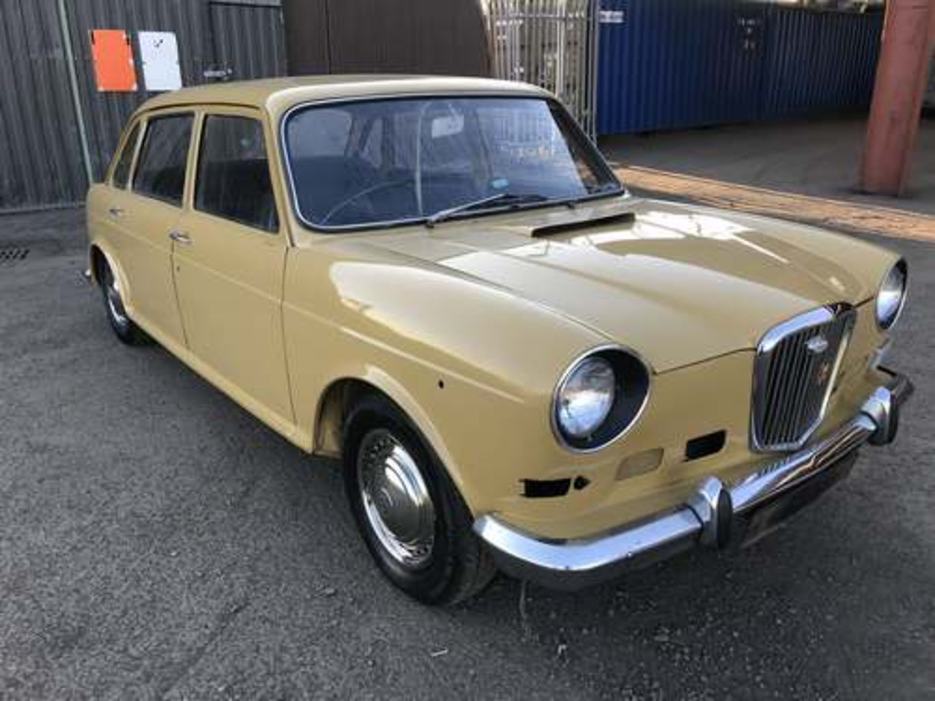 WOLSELEY SIX AUTO - 2227cc - Image 2 of 34