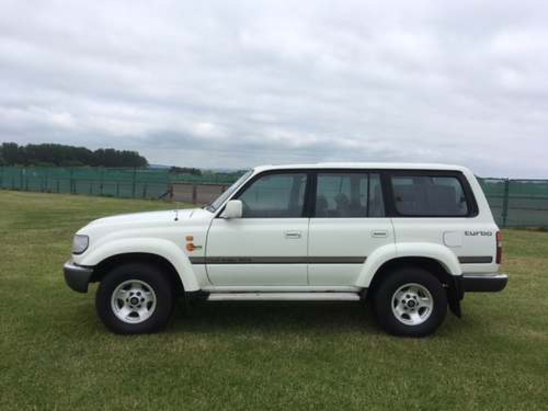 TOYOTA LANDCRUISER VX - 4164cc - Image 3 of 6