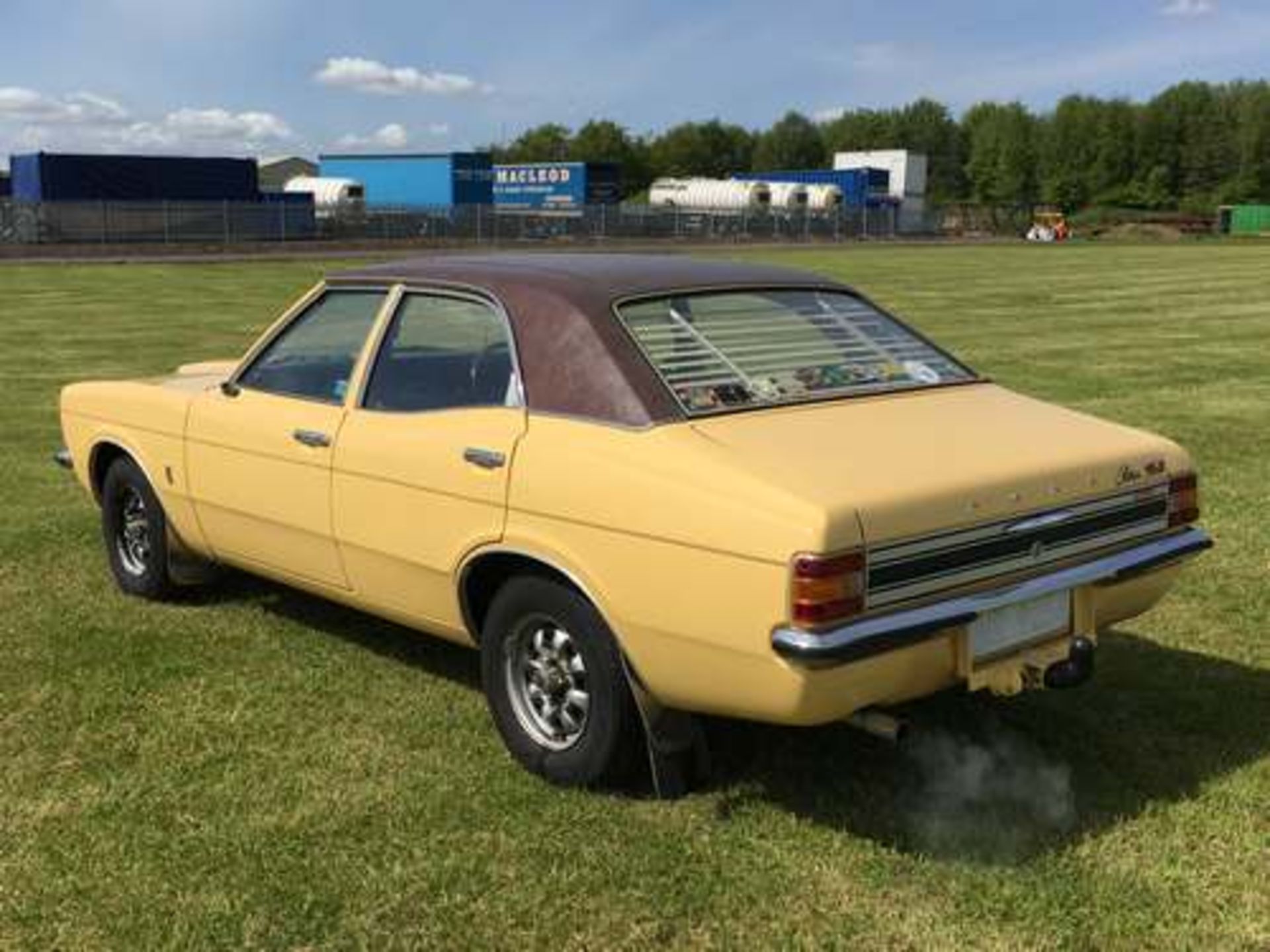 FORD CORTINA 3.0 XLE BIG SIX - 2994cc - Image 2 of 25