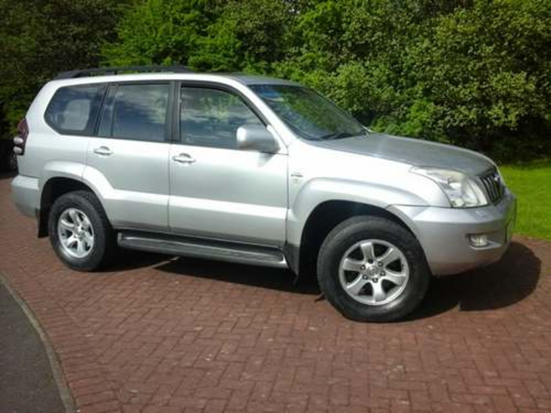 TOYOTA LANDCRUISER LC4 D-4D AUTO - 2982cc - Image 2 of 15