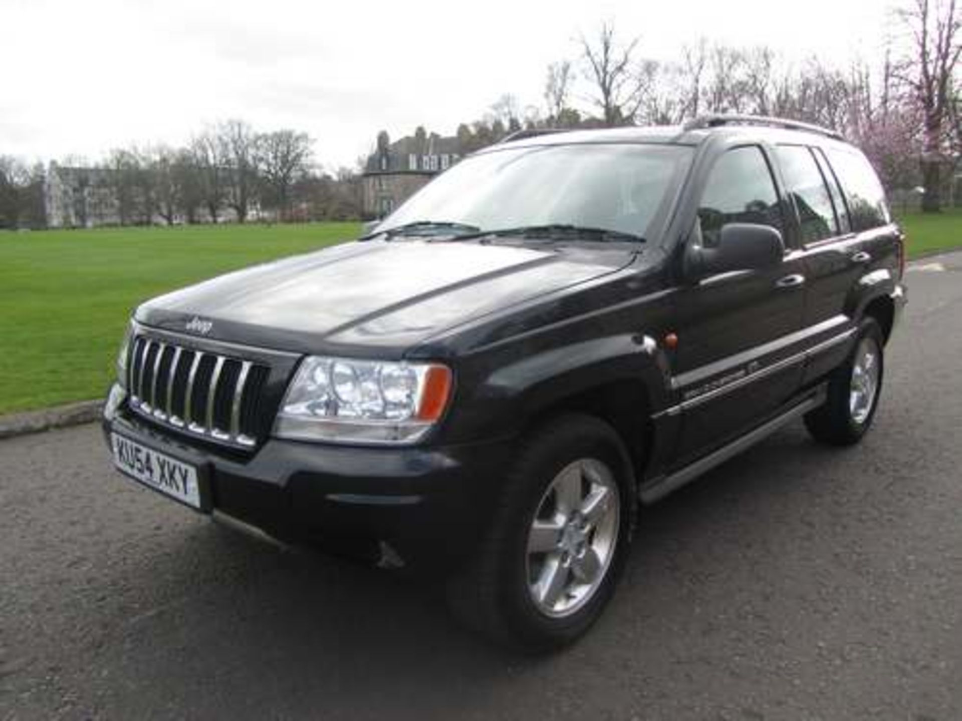 JEEP GR CHEROKEE V8 OVERLAND A - 4701cc - Image 4 of 17