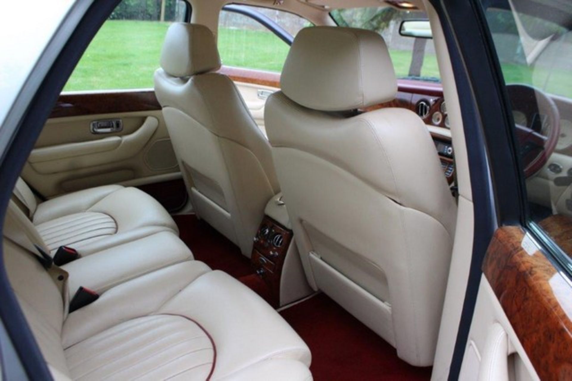 BENTLEY ARNAGE AUTO - 4398cc - Image 7 of 8