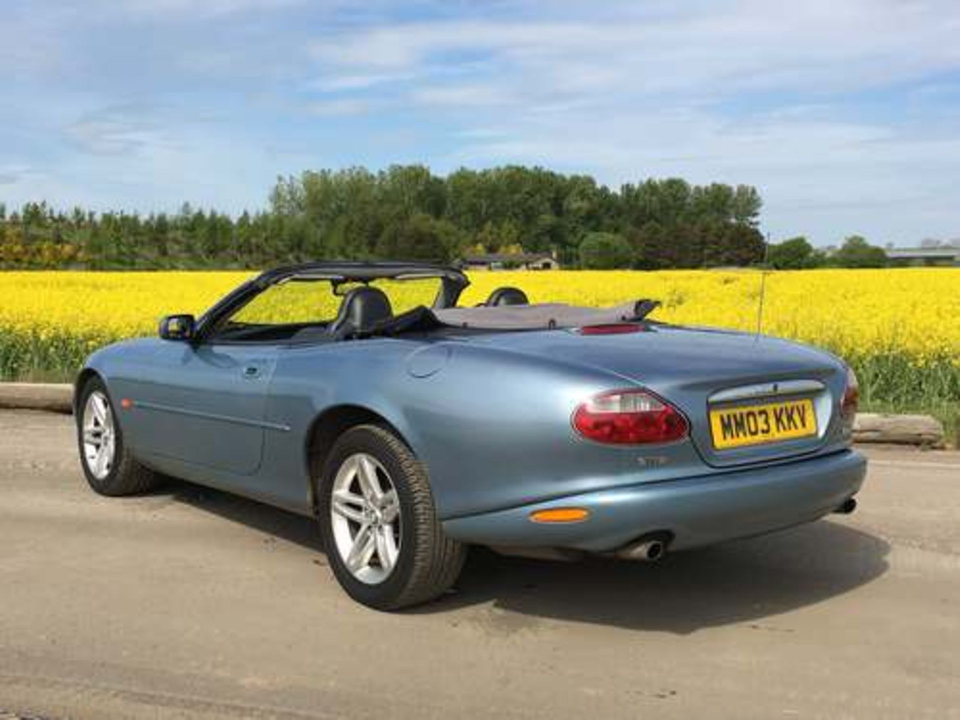 JAGUAR XK8 CONVERTIBLE AUTO - 4196cc - Image 4 of 21