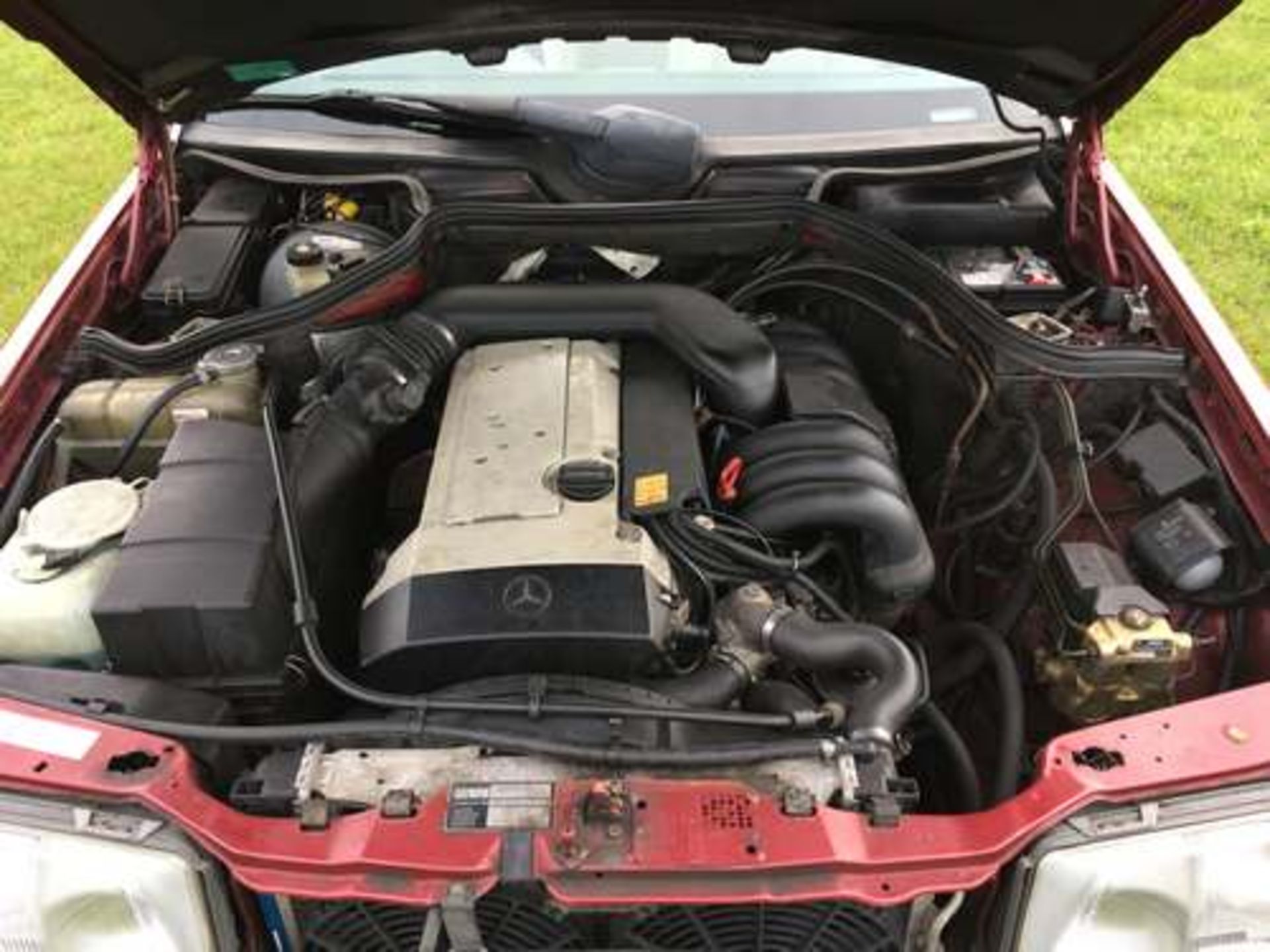 MERCEDES E320 AUTO - 3199cc - Image 17 of 18