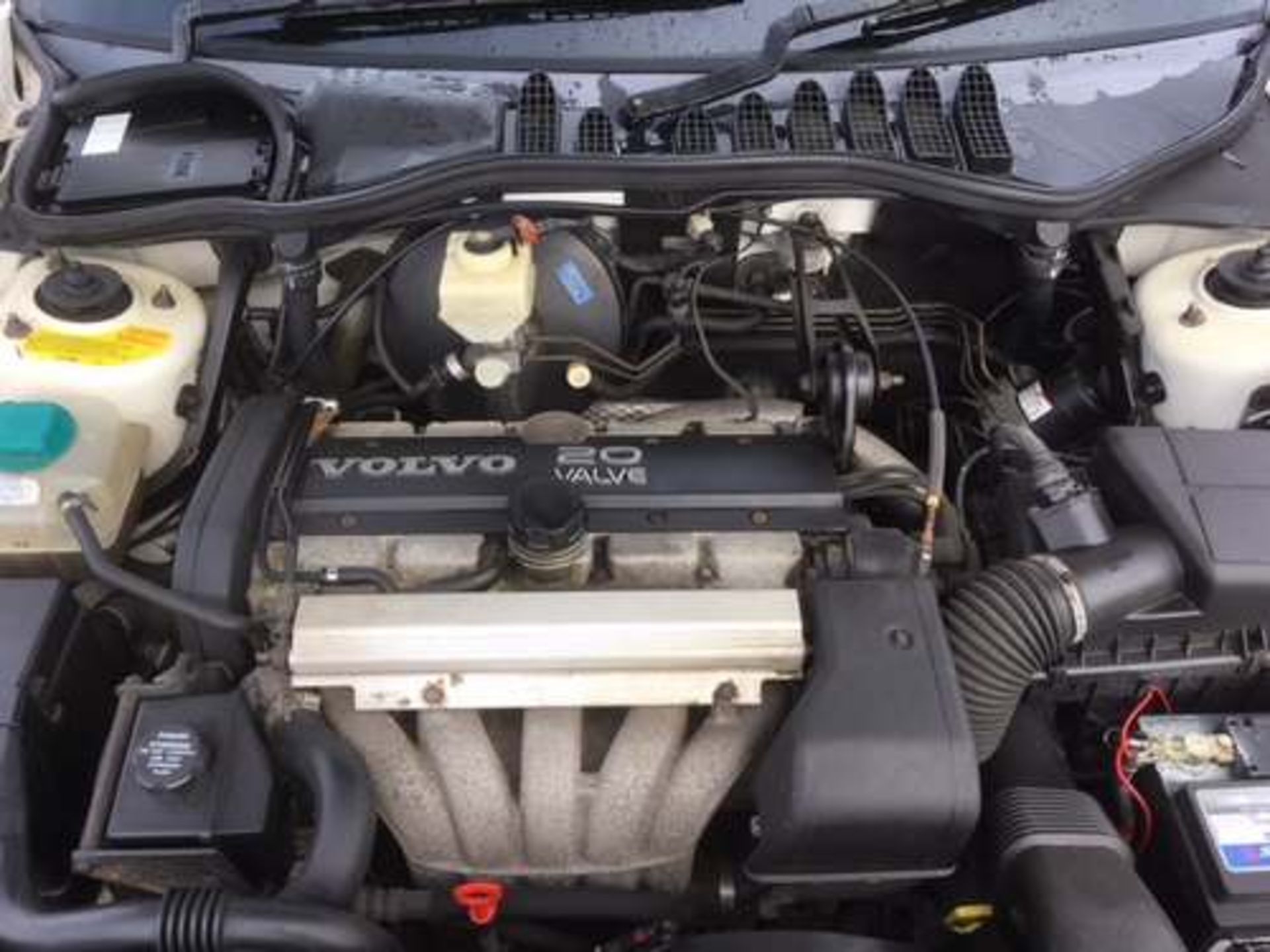 VOLVO 850 AUTO - 2435cc - Image 9 of 10